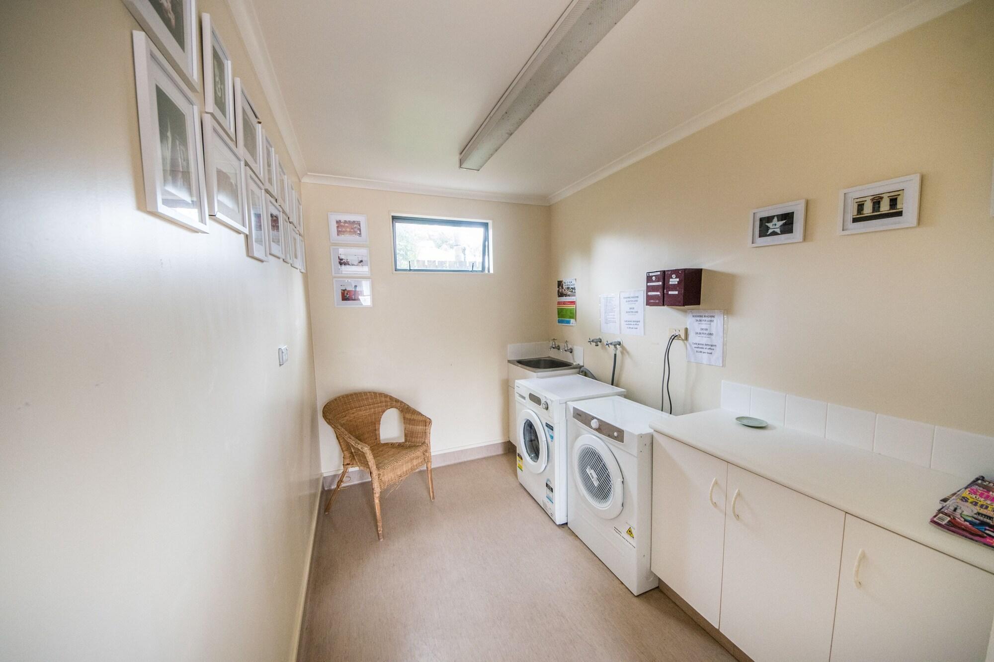 Instalaciones Recreativas Bay Palm Motel