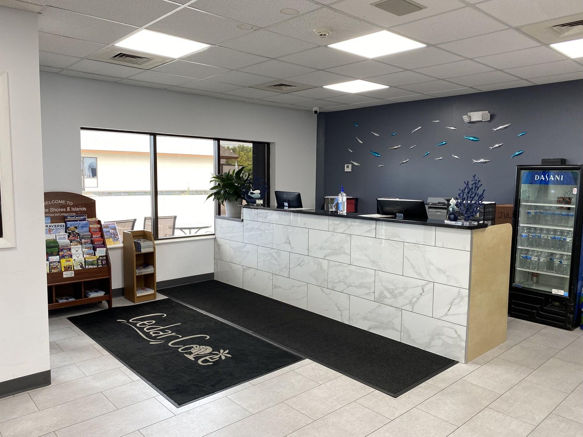 Vista Lobby Cedar Cove