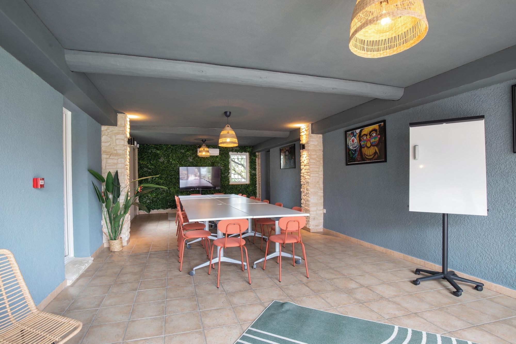 Sala de Reuniones Hôtel la Perna