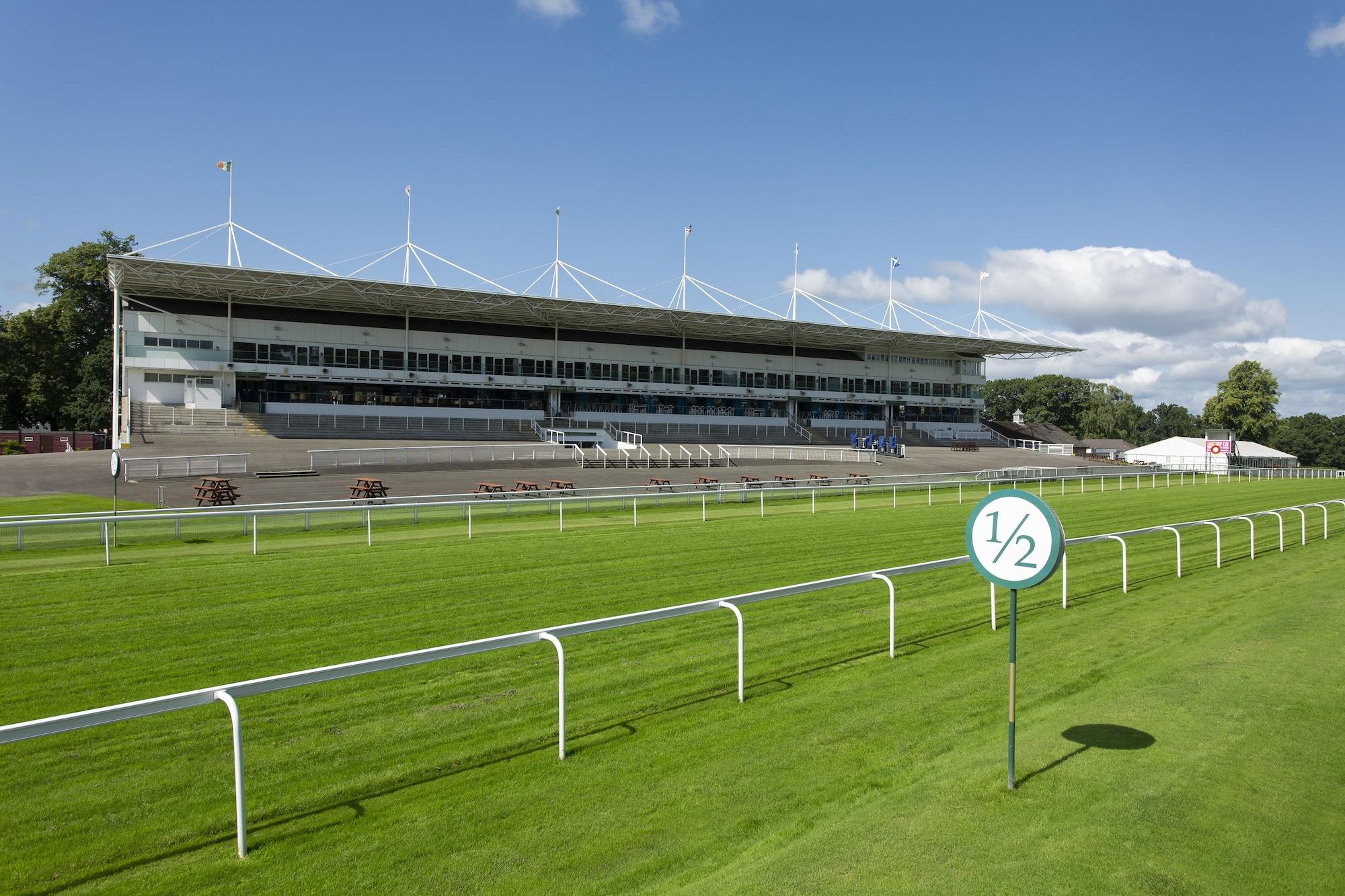 Comodidades del Alojamiento Hampton by Hilton Hamilton Park