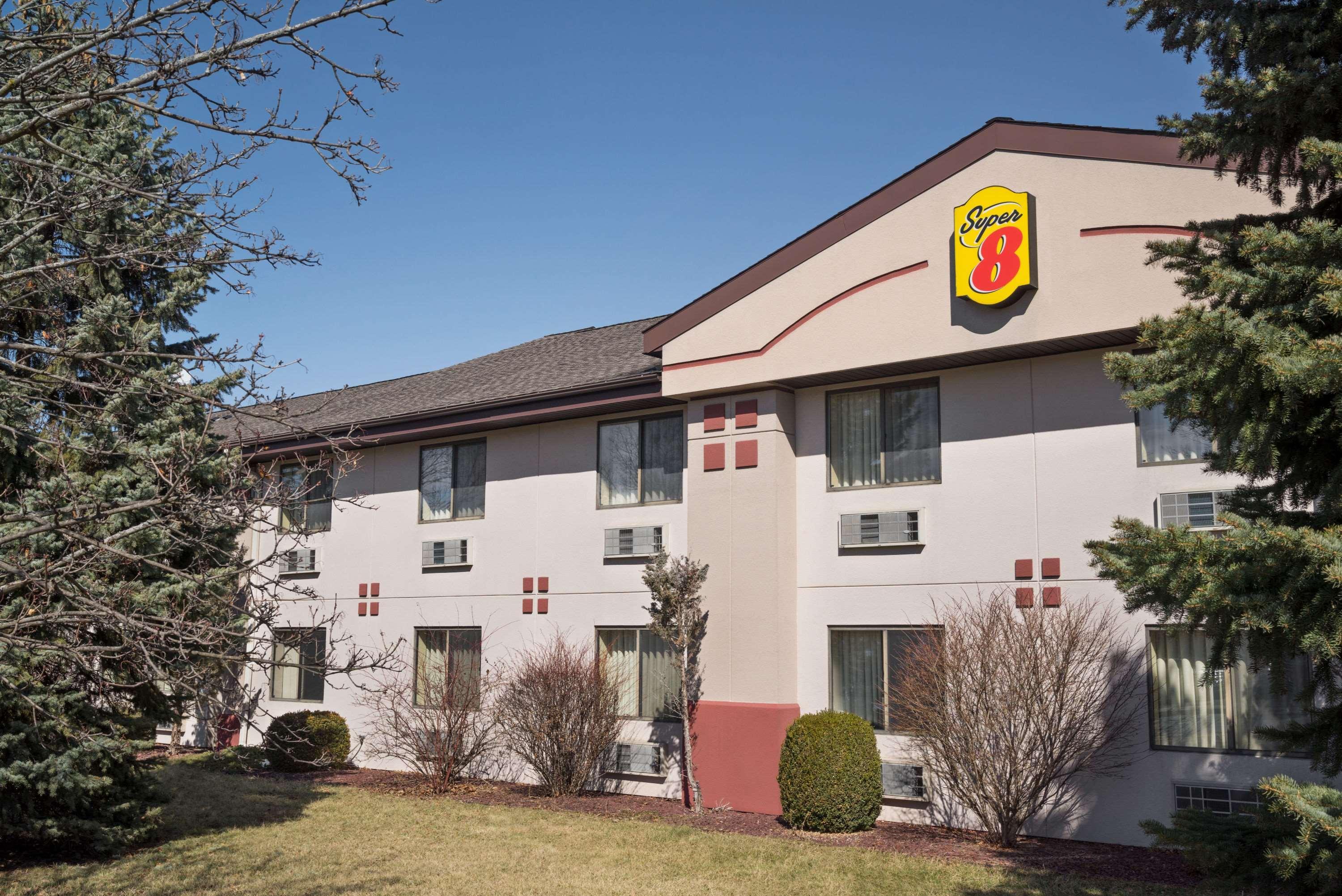 Vista Exterior Super 8 by Wyndham Ithaca