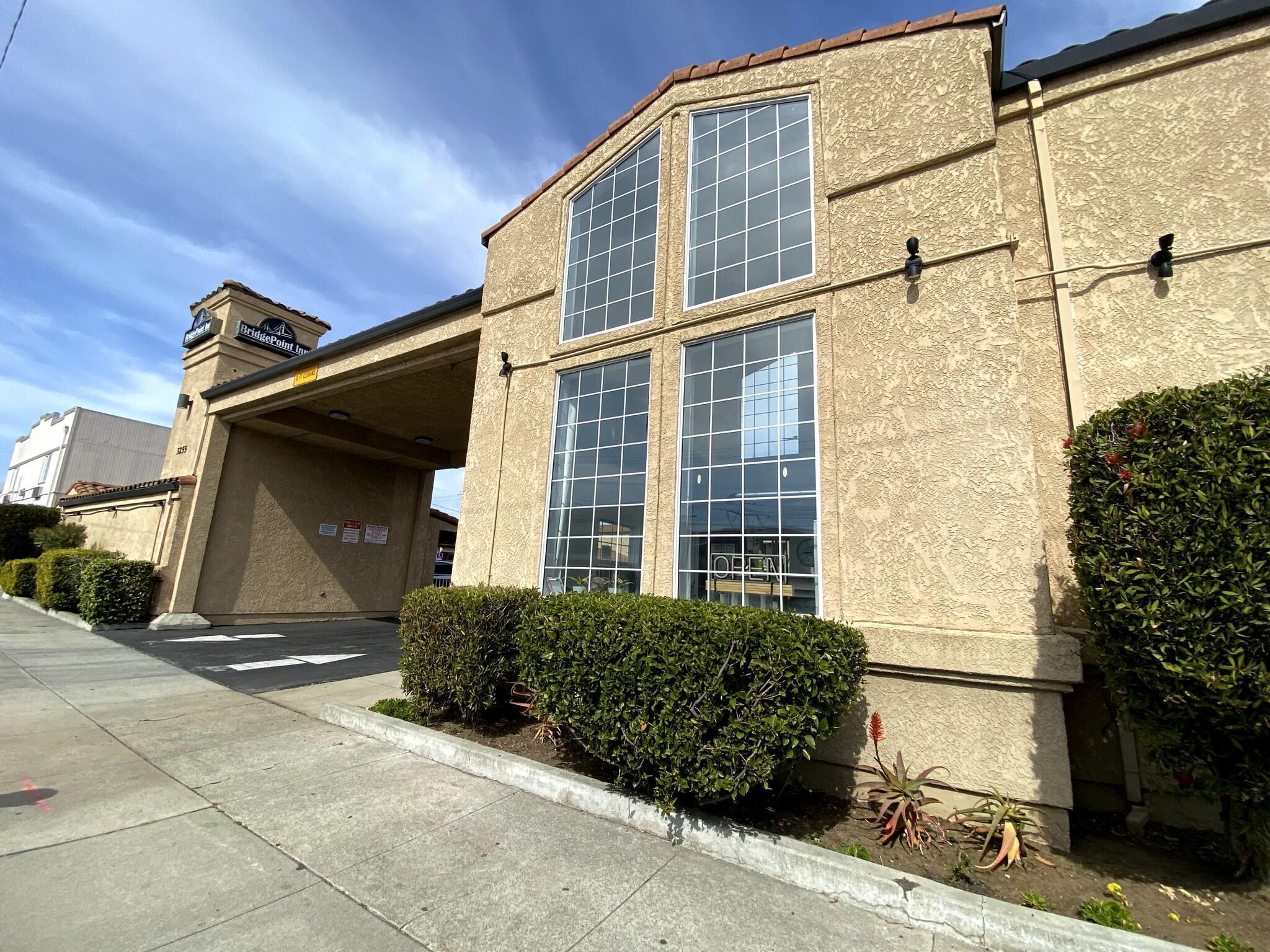 Vista Exterior BridgePoint Inn Daly City
