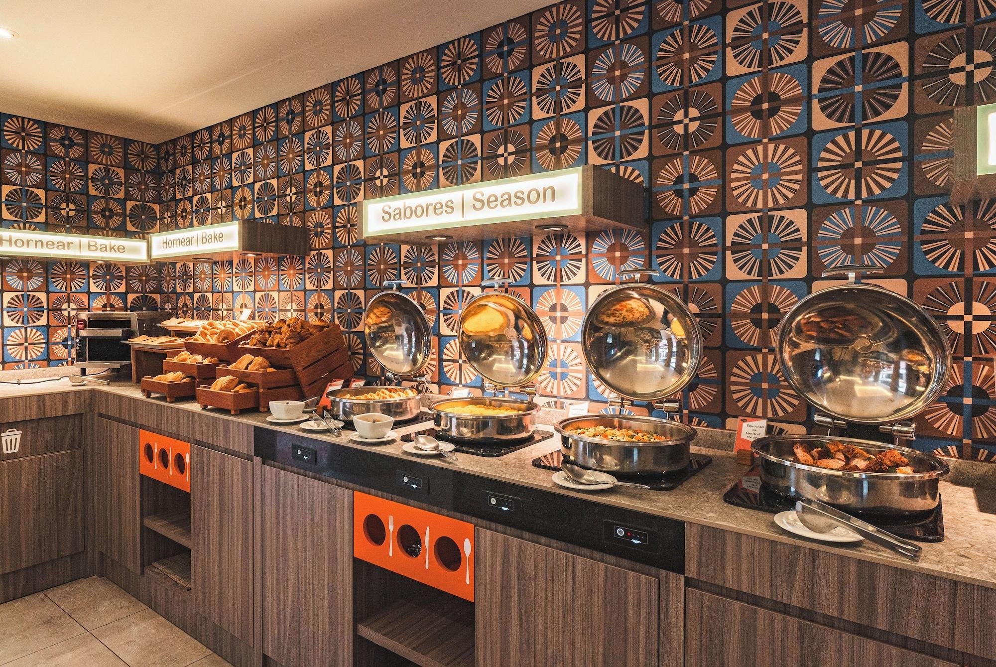 Restaurant Hampton By Hilton Cusco