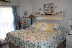 Alquiler Vacacional - BEACH COTTAGE 3BR, NEW GOLF CART W/HOUSE, PORCH SWING, 30 STEPS TO POOL, PETS!!!