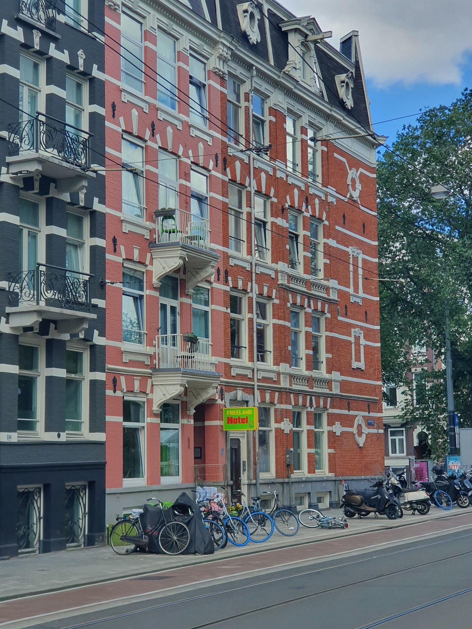 Vista Exterior Hotel Freeland