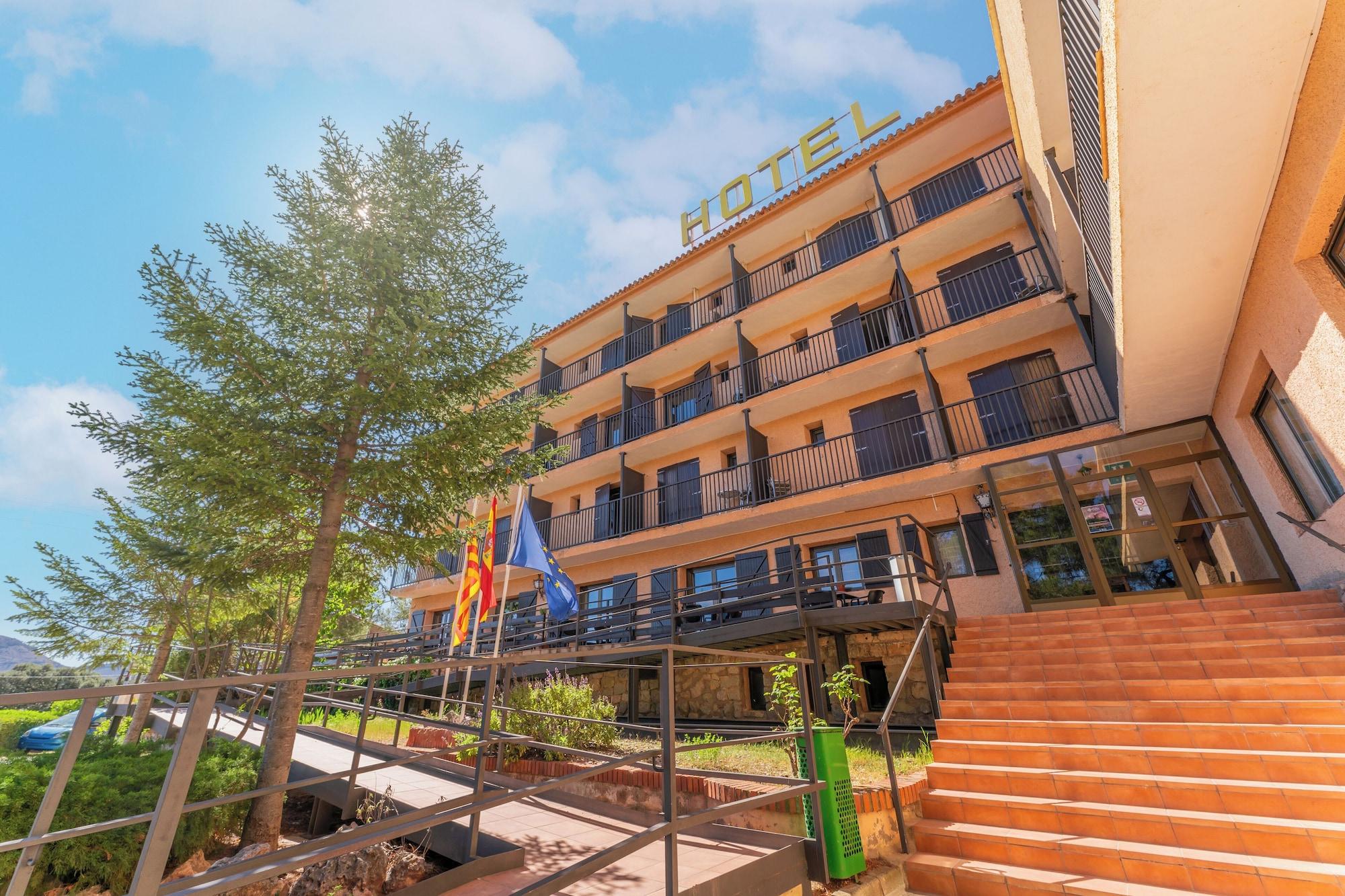 Varios Hotel Mora