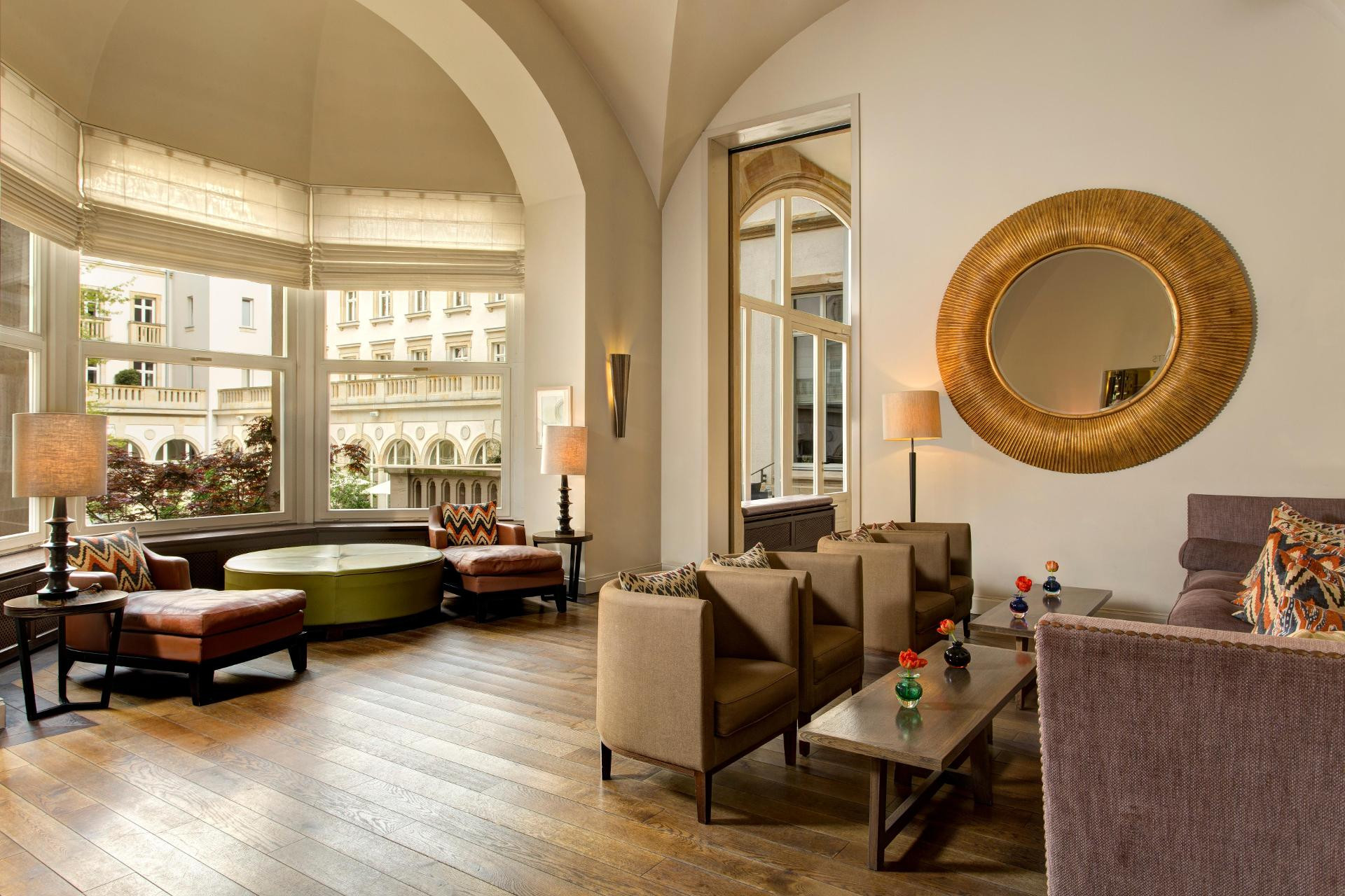 Vista Lobby Villa Kennedy