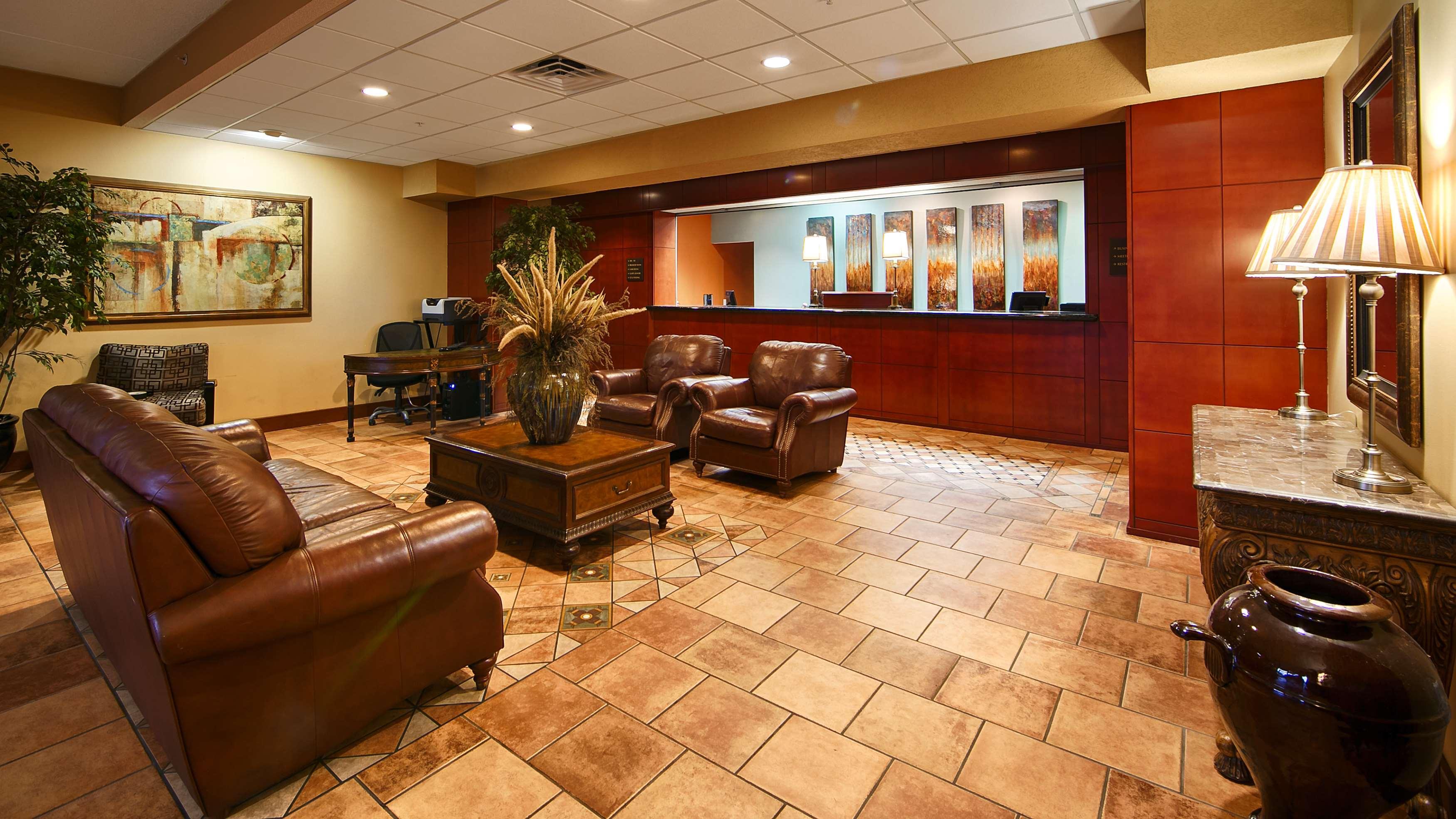 Vista Lobby Best Western Plus Sandusky Hotel & Suites