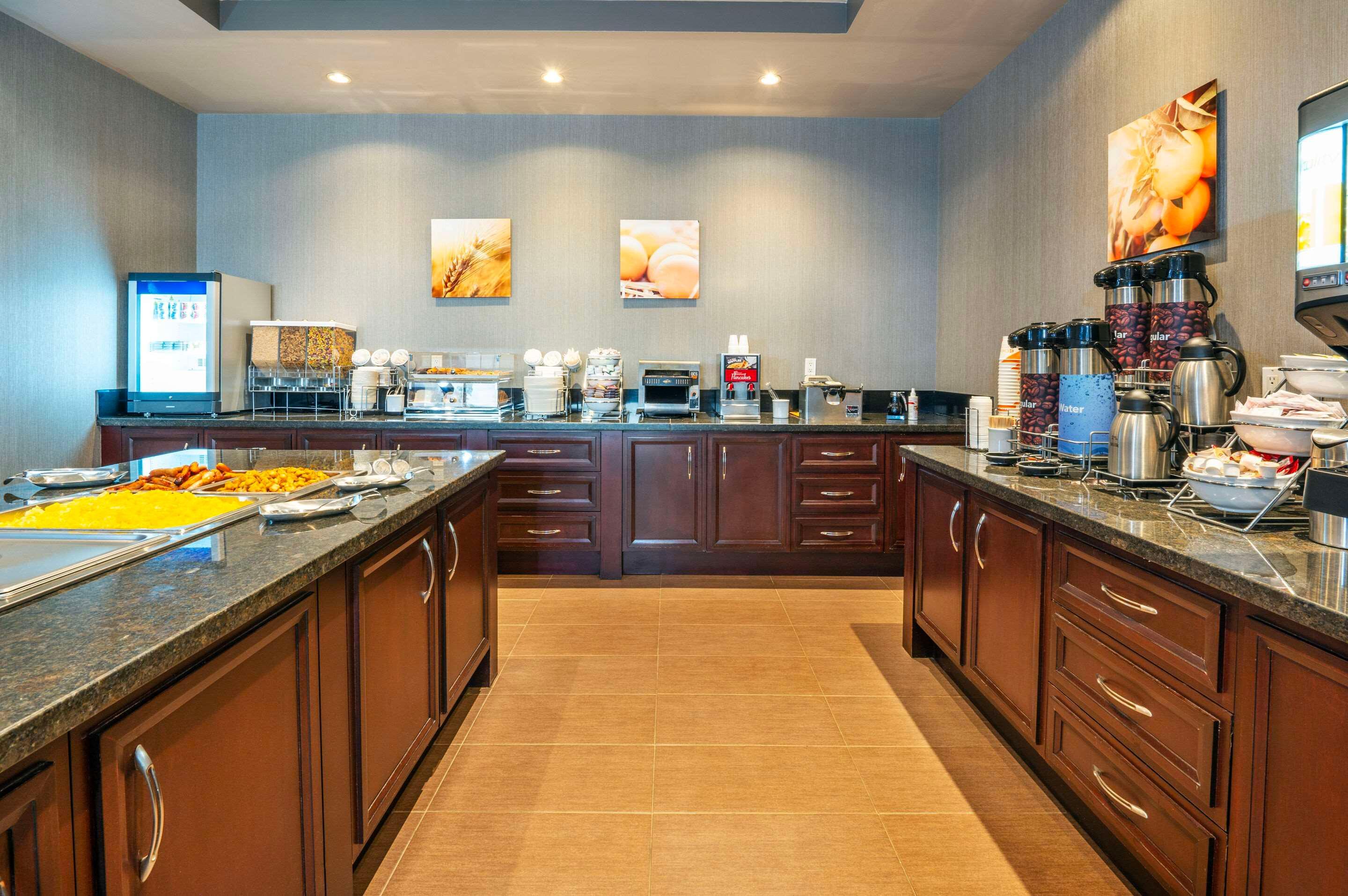 Restaurant Comfort Inn & Conference Centre Toronto Airport
