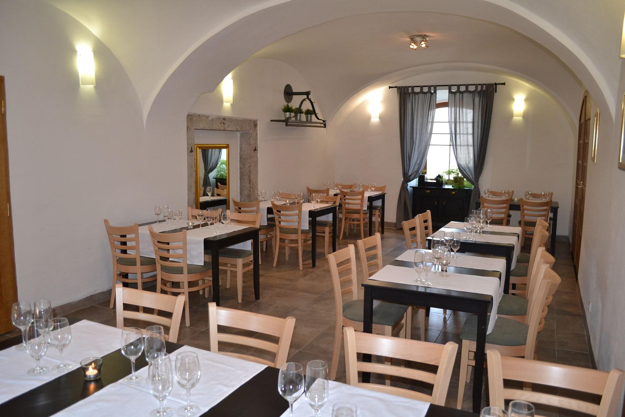 Salón de Baile Hotel Antoň