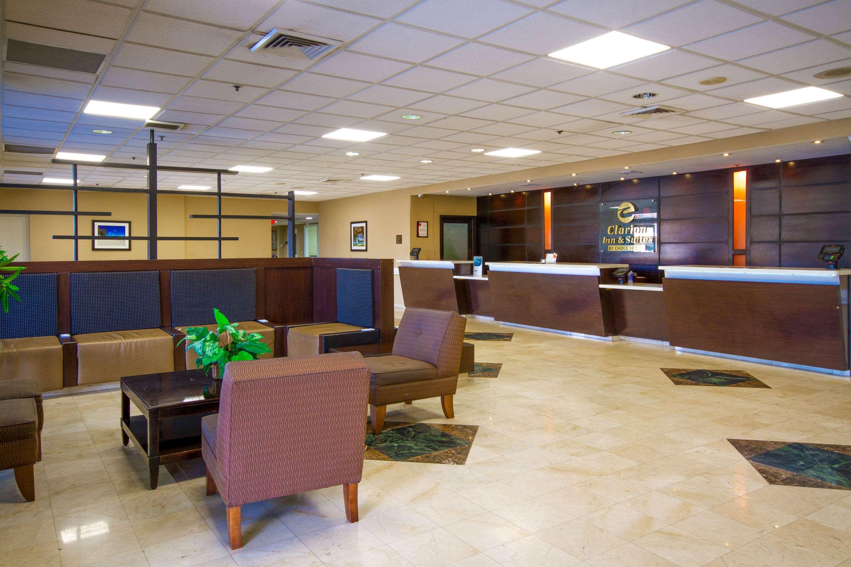 Vista Lobby Clarion Inn & Suites Miami International Airport