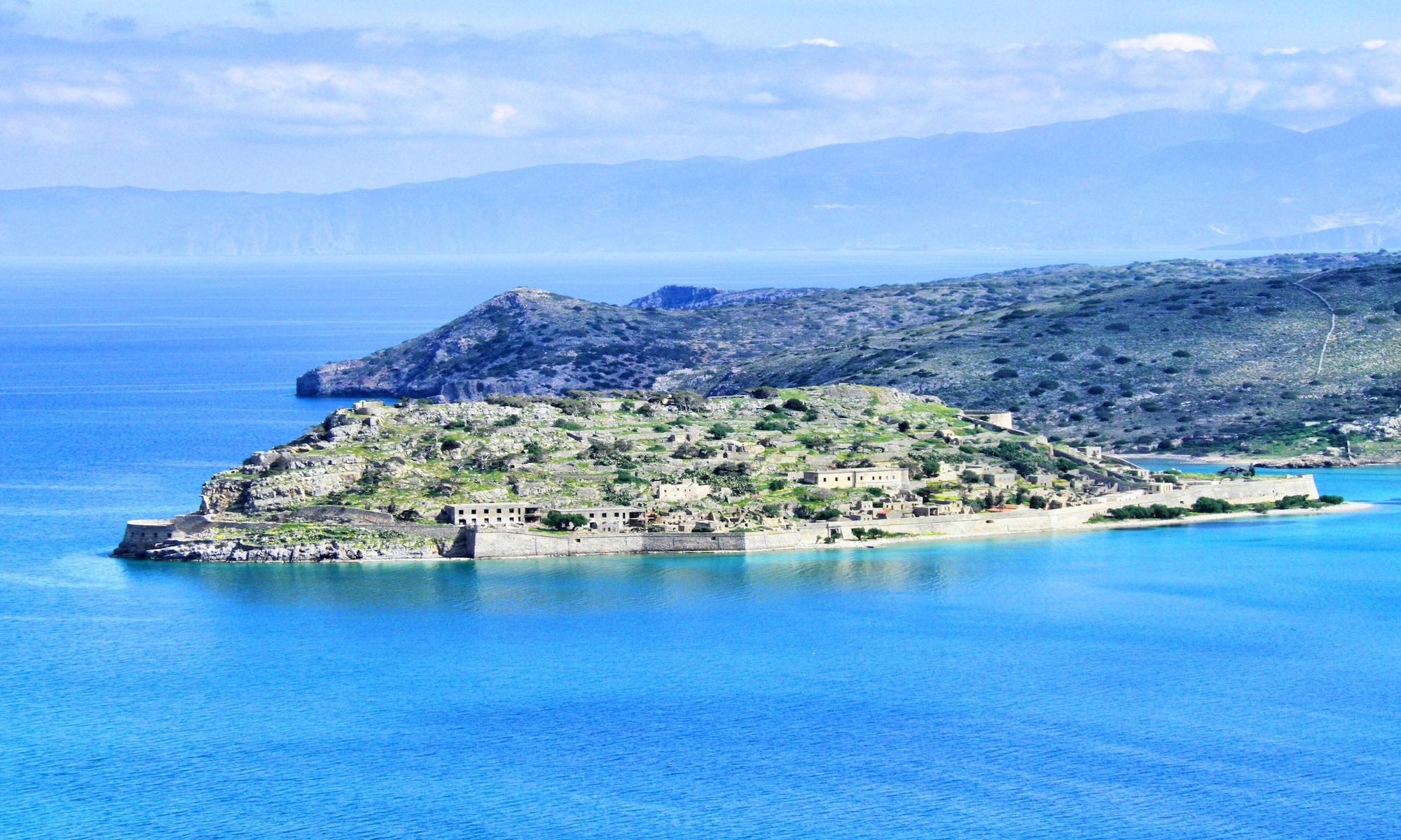 Vista Exterior Elounda Garden Suites
