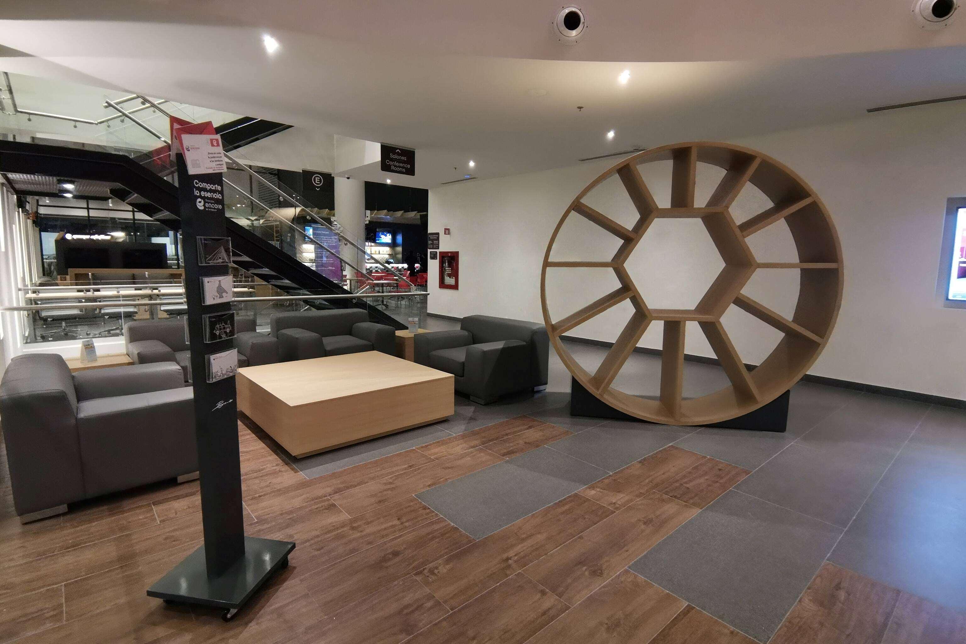 Vista Lobby Ramada Encore by Wyndham Guadalajara Aeropuerto