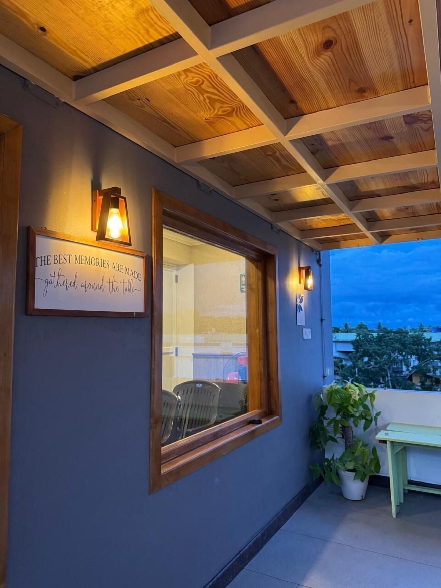 Varios The Sea by Club Travalet