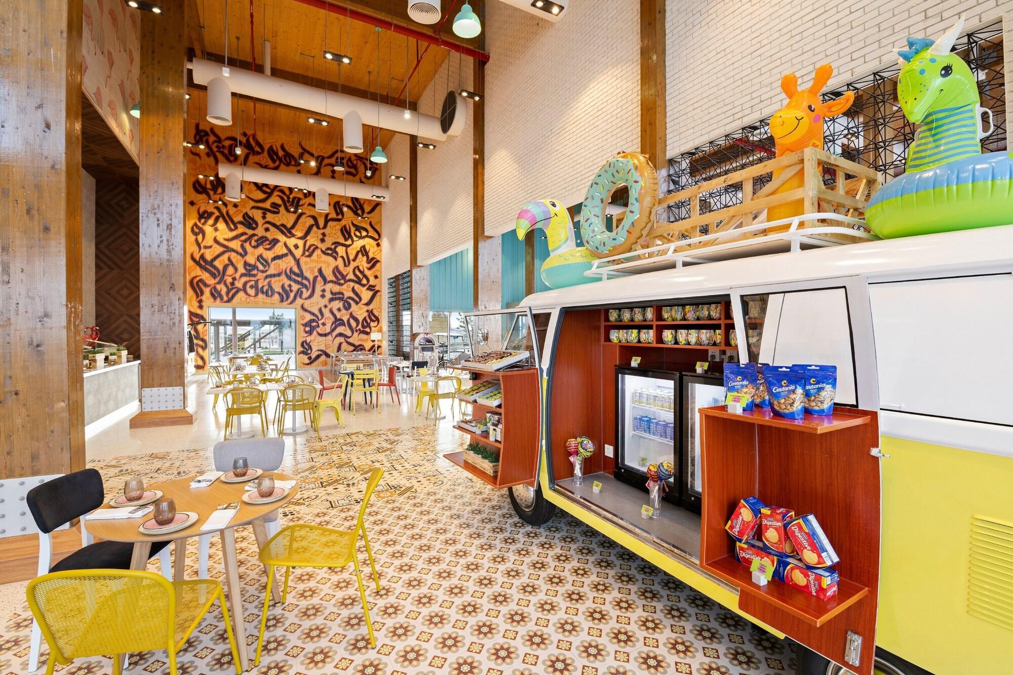 Restaurant Fuwairit Kite Beach, Tapestry Collection By Hilton