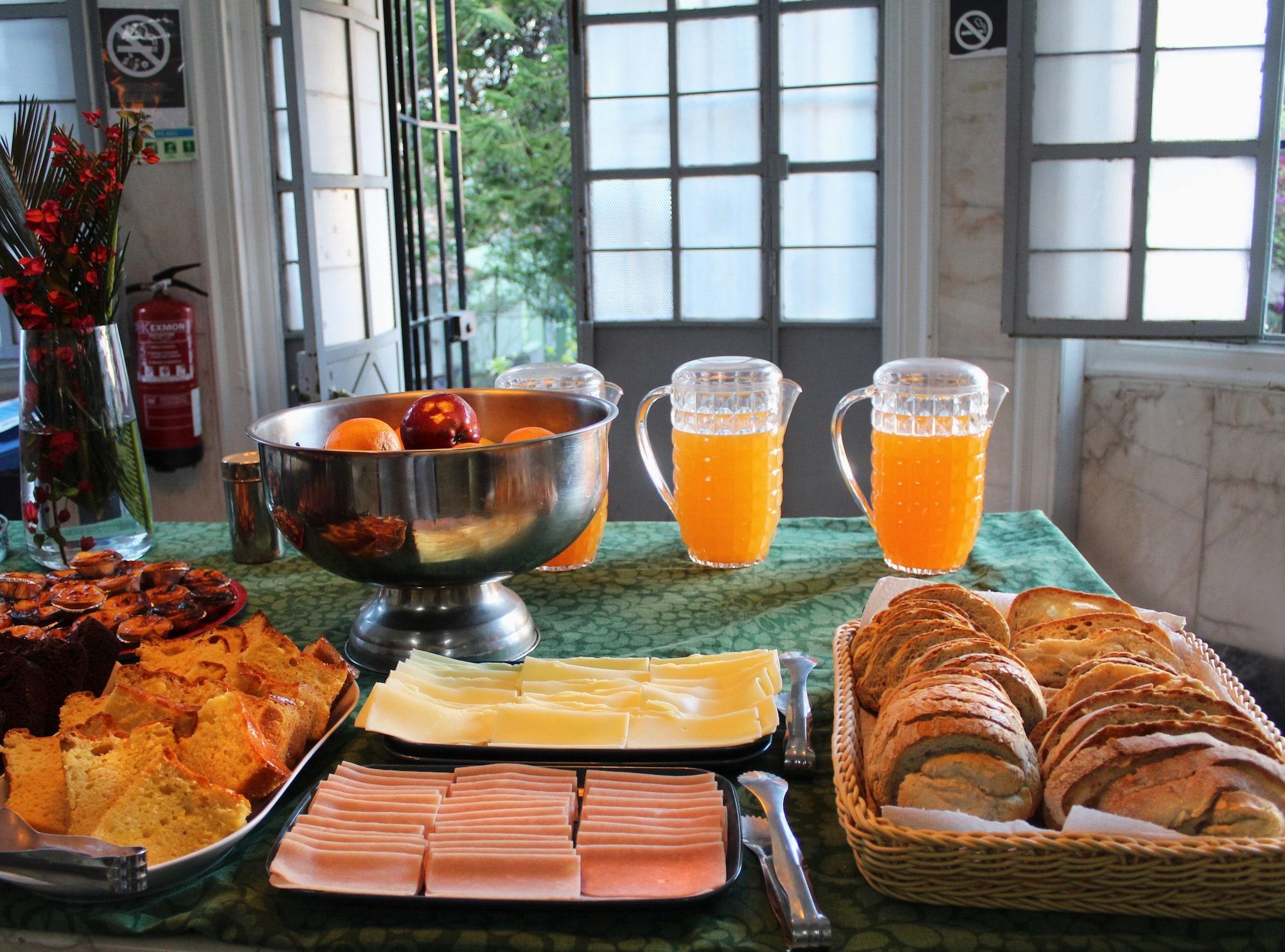 Restaurant Sant Jordi Hostels Lisbon