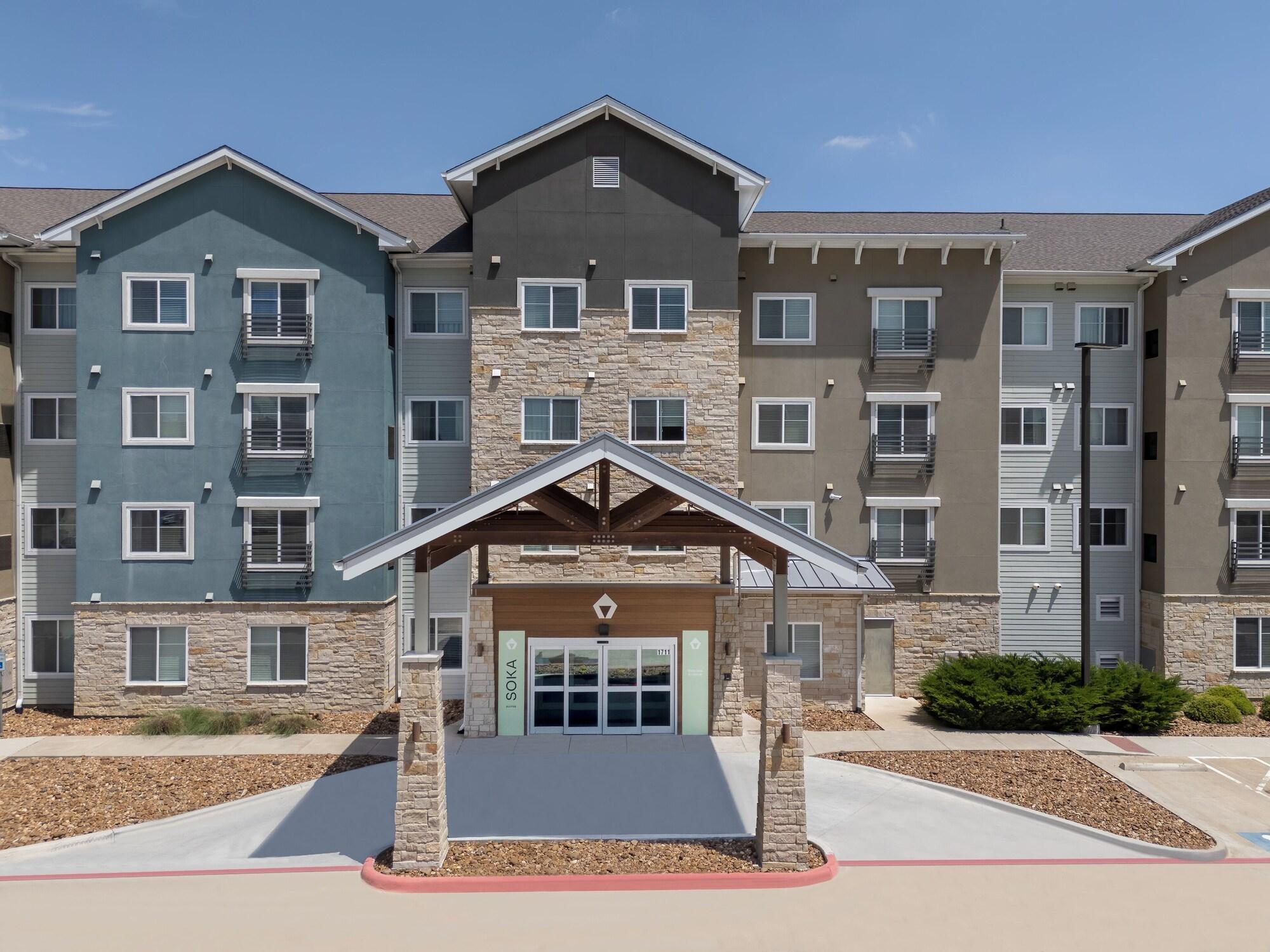 Vista Exterior Soka Suites Dallas - Las Colinas