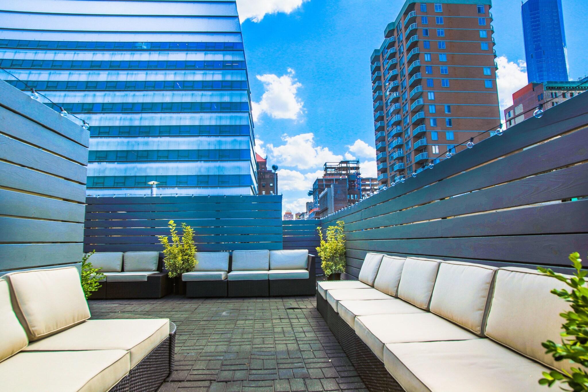 Vista Exterior The Lex NYC