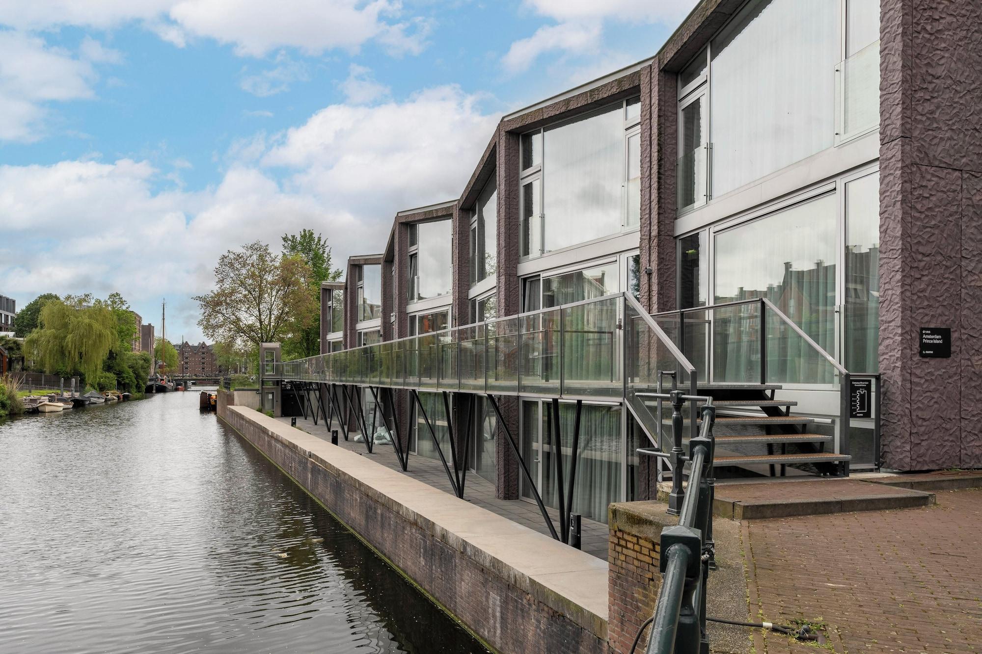 Varios YAYS Amsterdam Prince Island by Numa