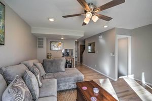 Alquiler Vacacional - Lovely Iowa City Townhome ~ 3 Mi to Dtwn!