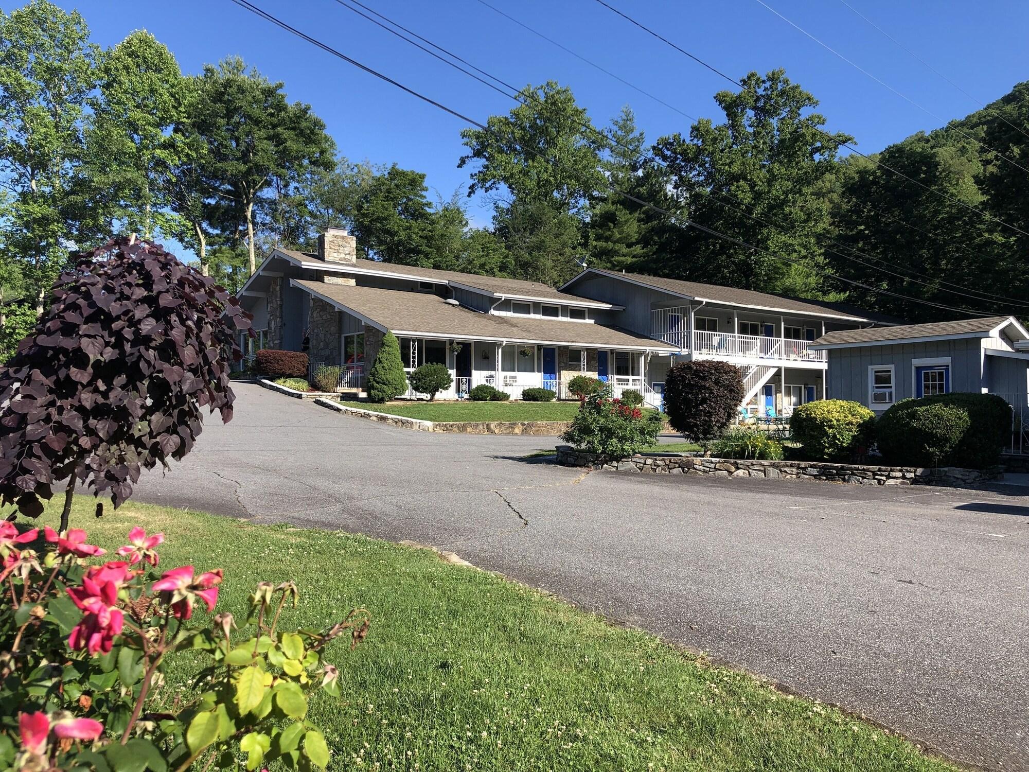 Varios Meadowlark Motel with Restaurant & Bar