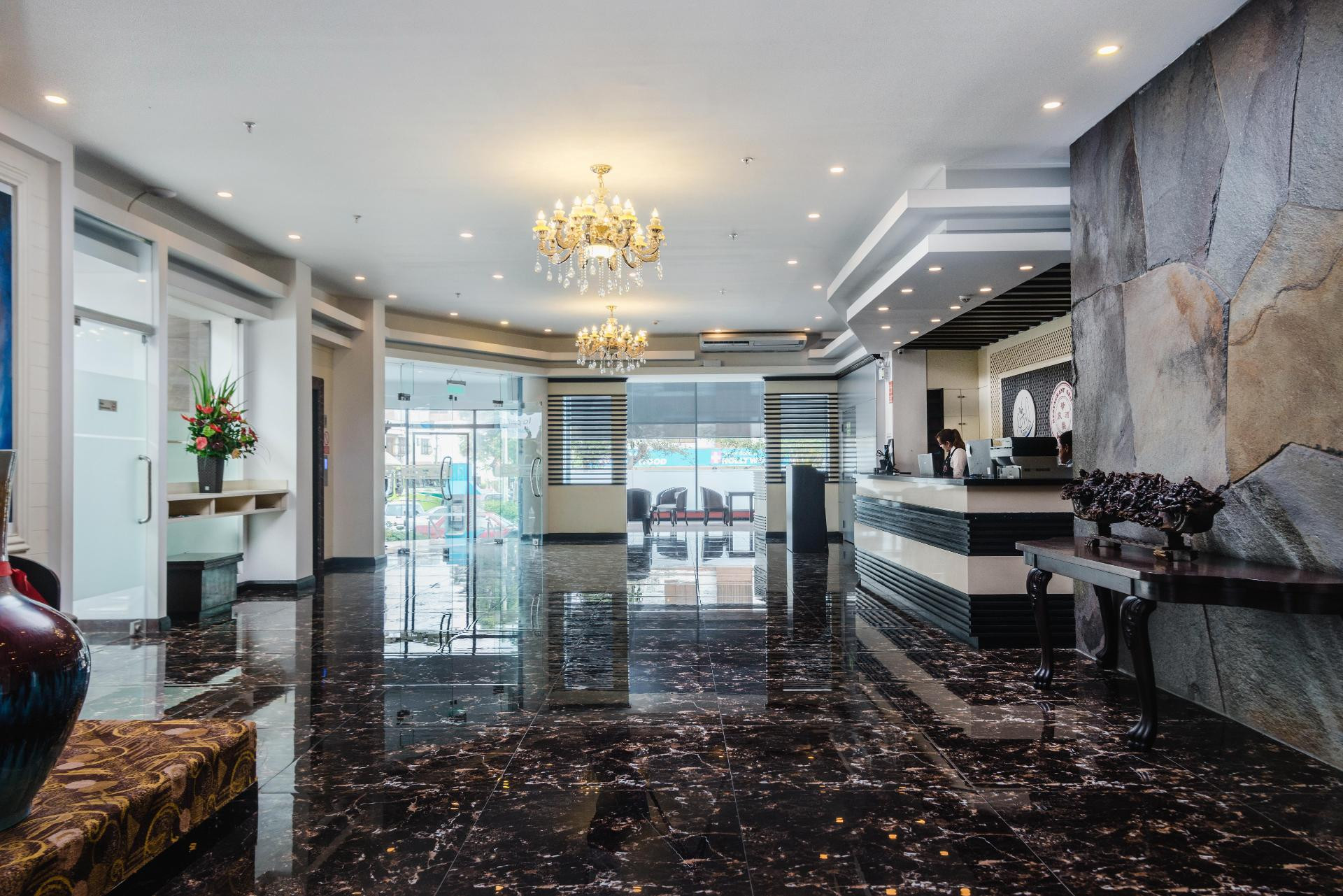 Vista Lobby Nobility Grand Hotel