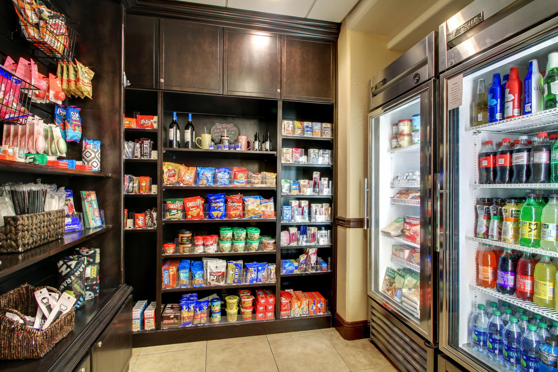 Vista Lobby Holiday Inn Express & Suites Jacksonville SE- Med Ctr Area by IHG