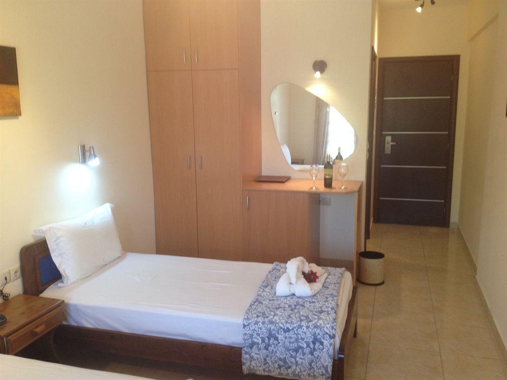 hotel Avra by null