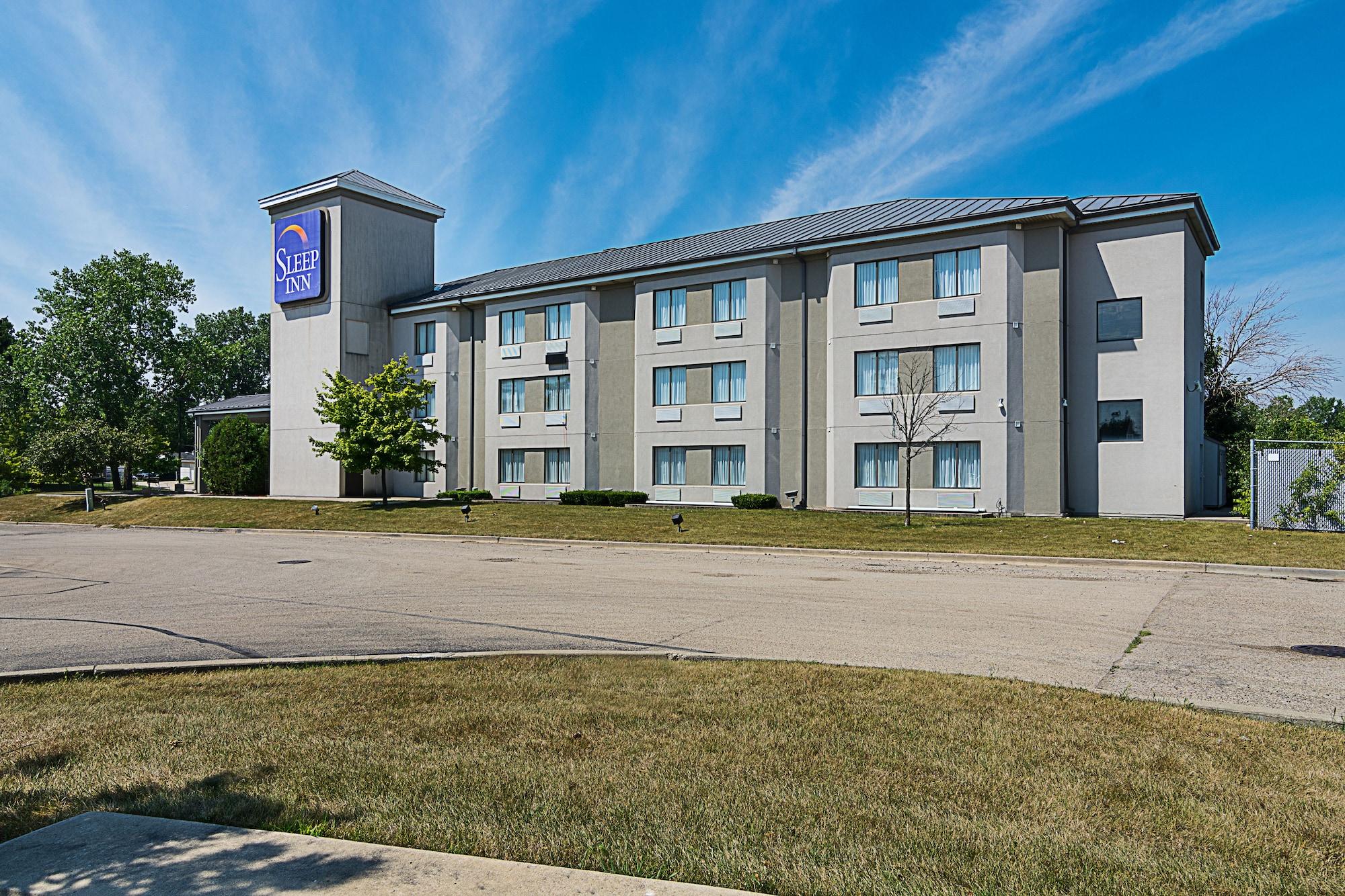 Vista Exterior Sleep Inn near Great Lakes Naval Base
