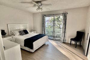 Alquiler Vacacional - Available June 13th Weho 1+1  - Walk to Cedars-Sinai and Melrose Place