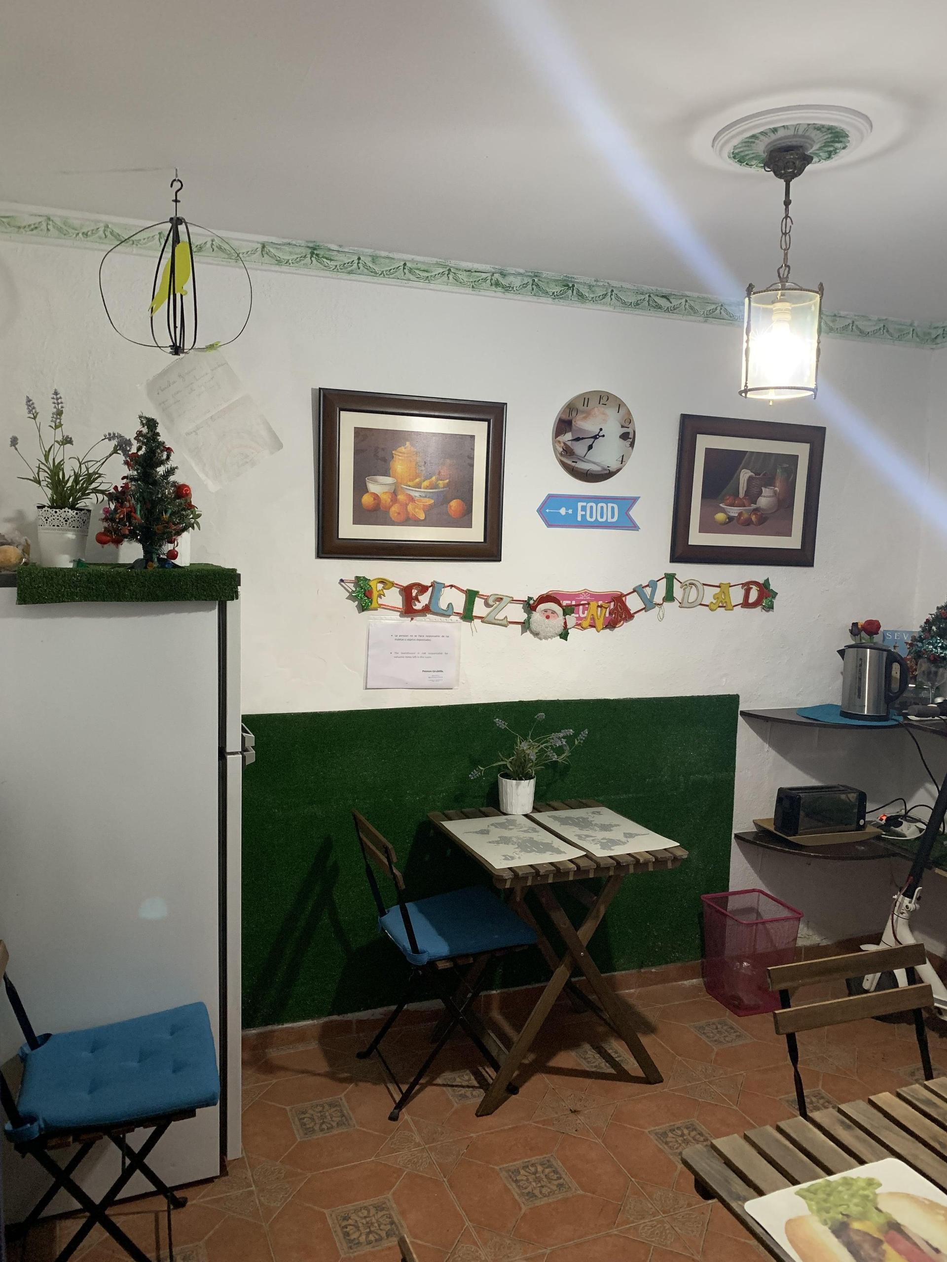 Bar/Salón Pensión La Giraldilla