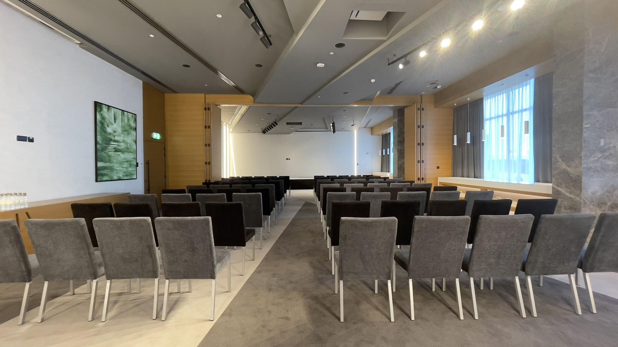 Sala de Reuniones Al Khoory Courtyard Hotel