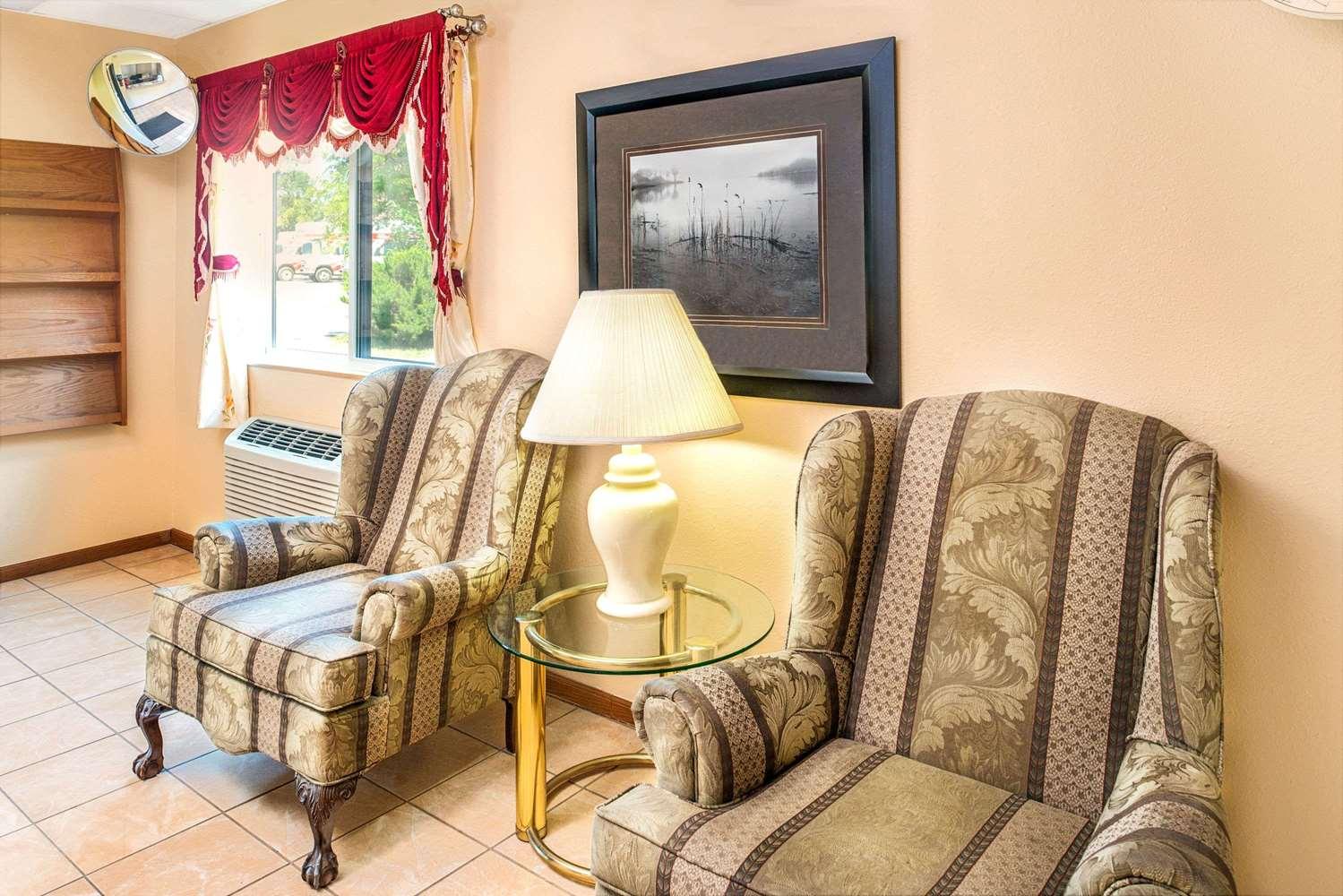 Vista Lobby Super 8 by Wyndham Blair