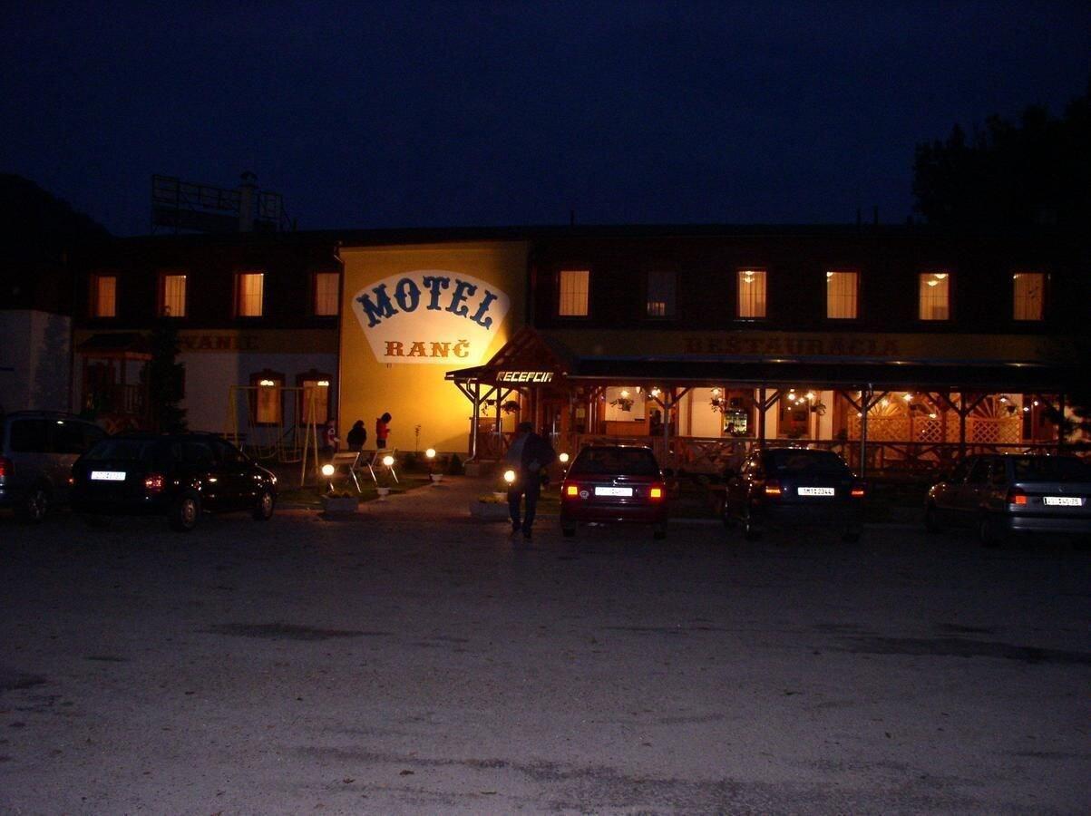Vista Exterior Motel Ranč