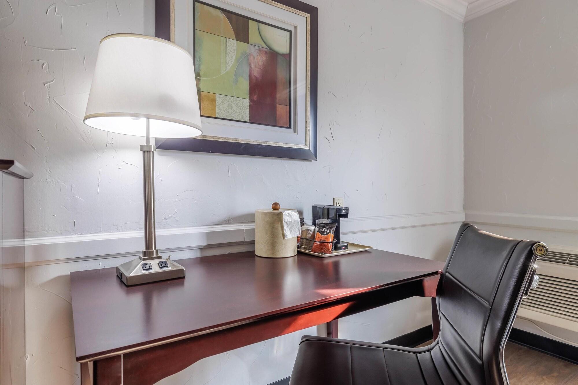 Varios Motel 6 Dallas, TX – Downtown