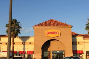 Alojamiento - California Inn & Suites Adelanto US 395