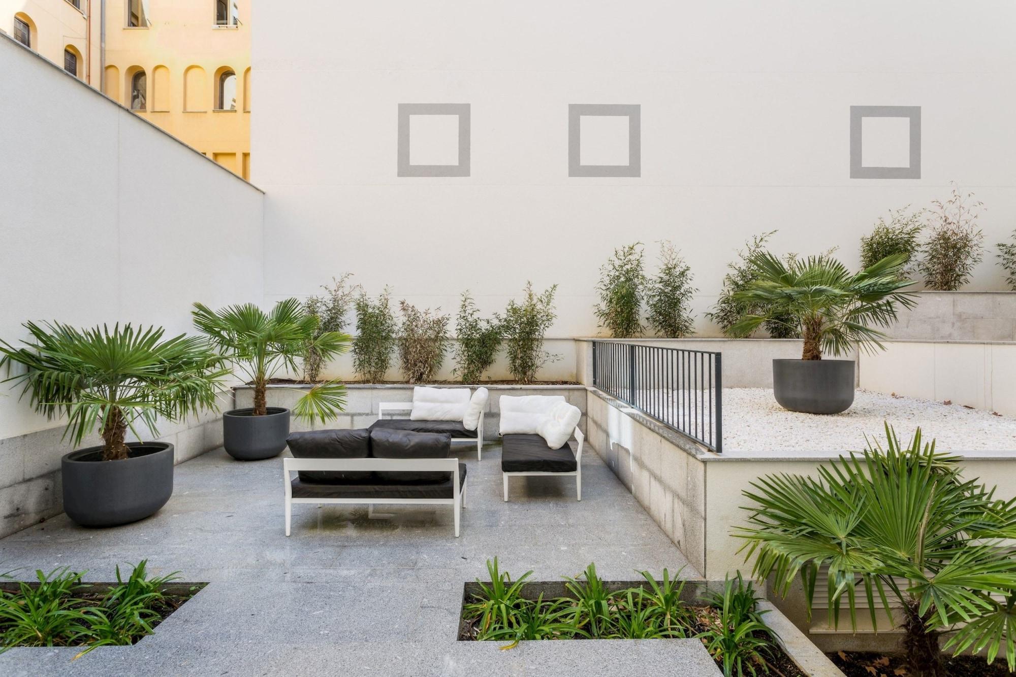 Varios Plaza de España Skyline