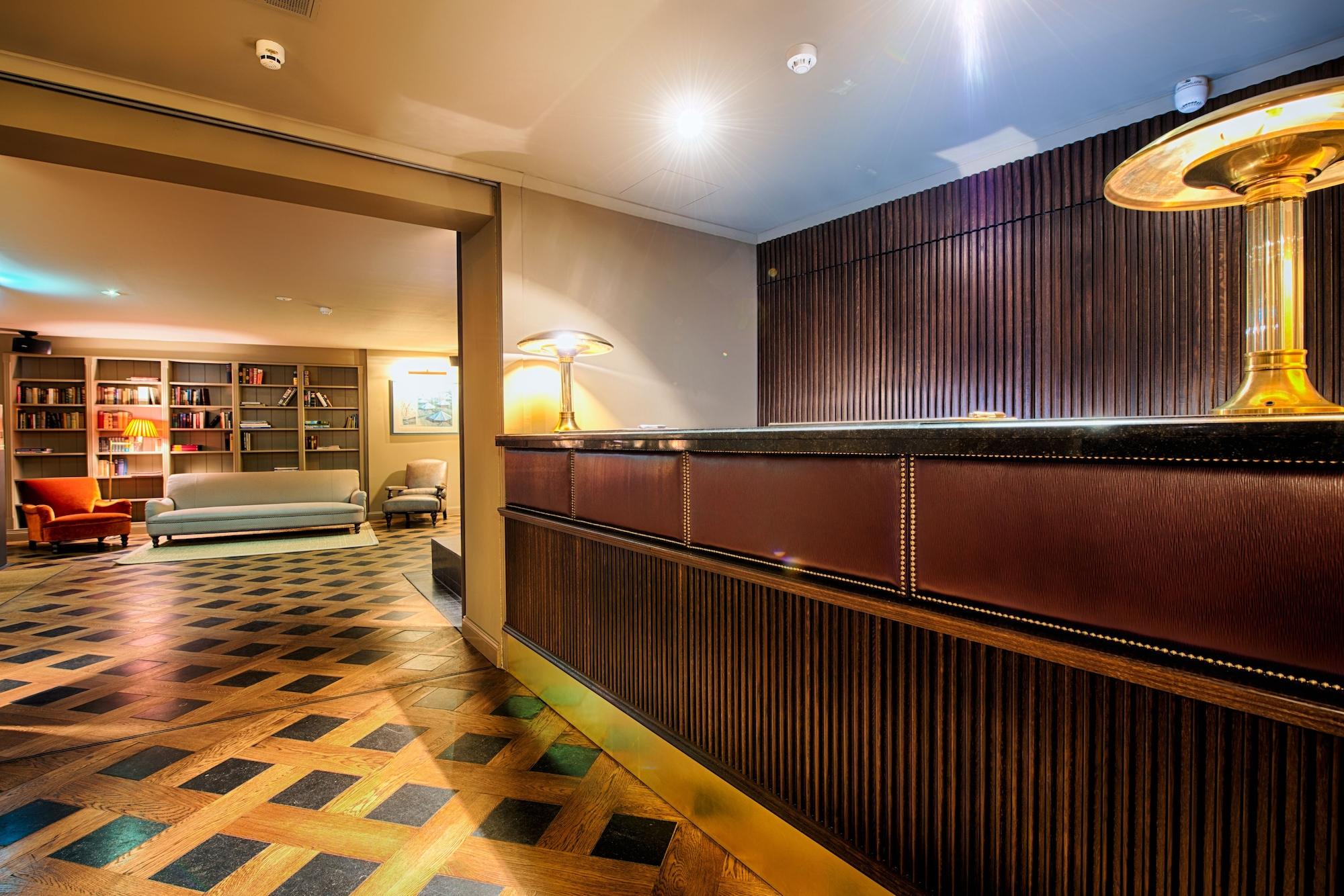 Vista Lobby Mondrian Suites Berlin Checkpoint Charlie