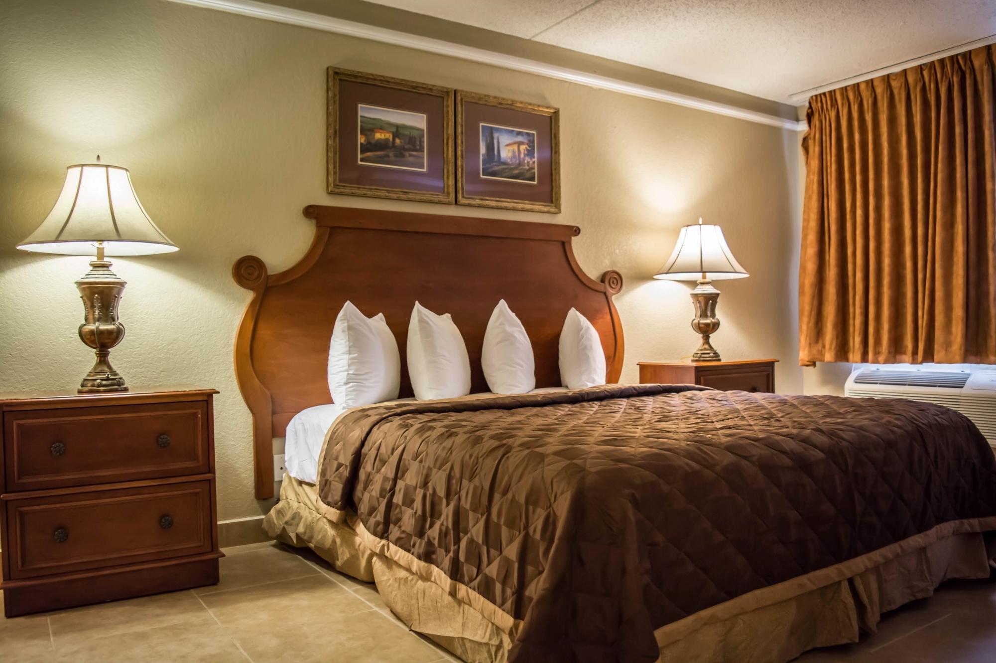 Suite Rodeway Inn Near Ybor City - Casino