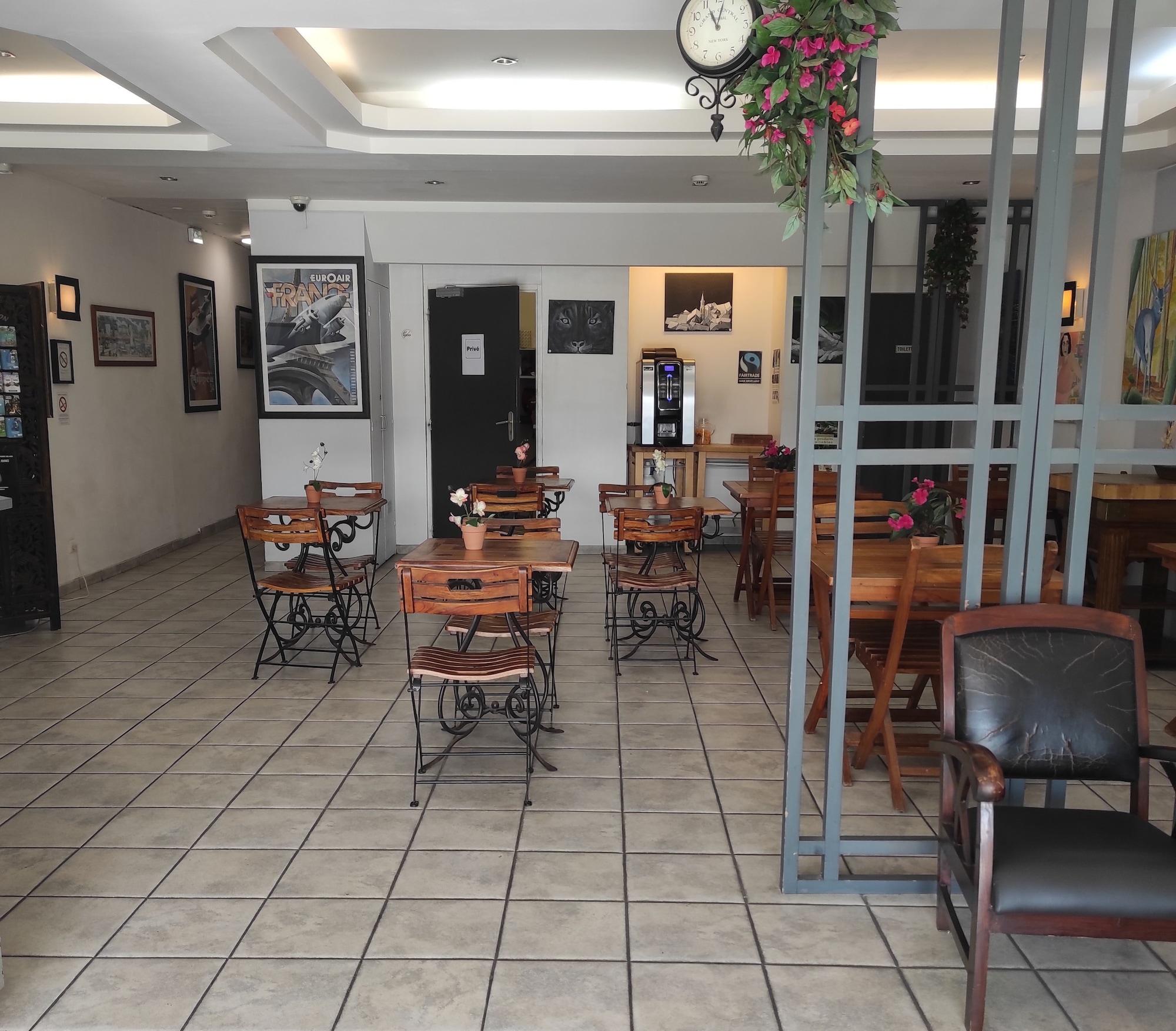 Comodidades del Alojamiento HOTEL DE LA GARE NANTES