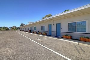 Alojamiento - White Caps Motel