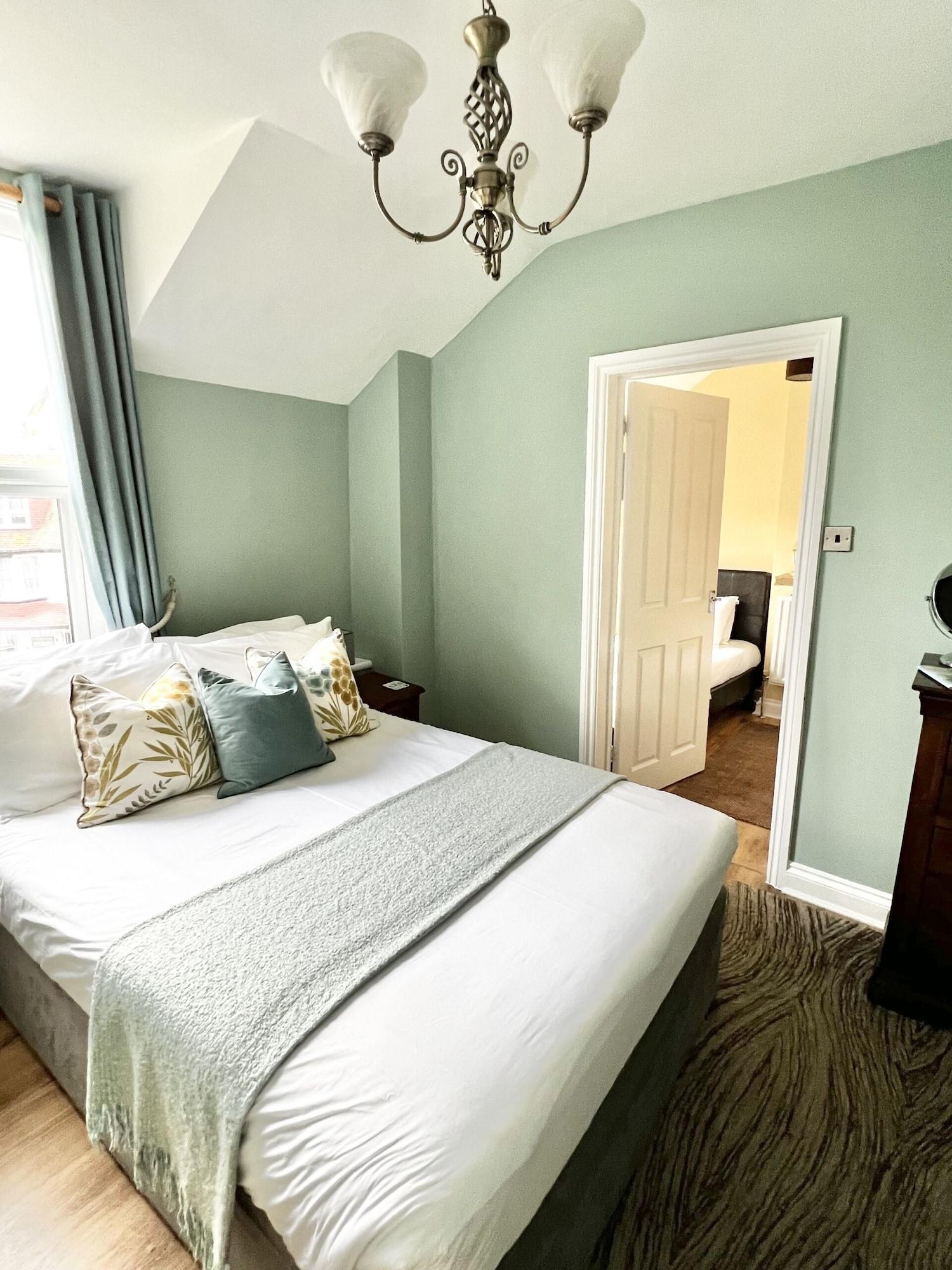 Varios Devon House Guest House