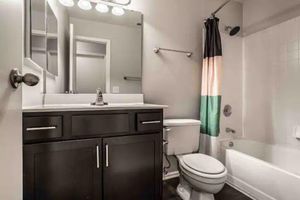 Alquiler Vacacional - Amazing location 2BR/2BA unit with FP & W/D