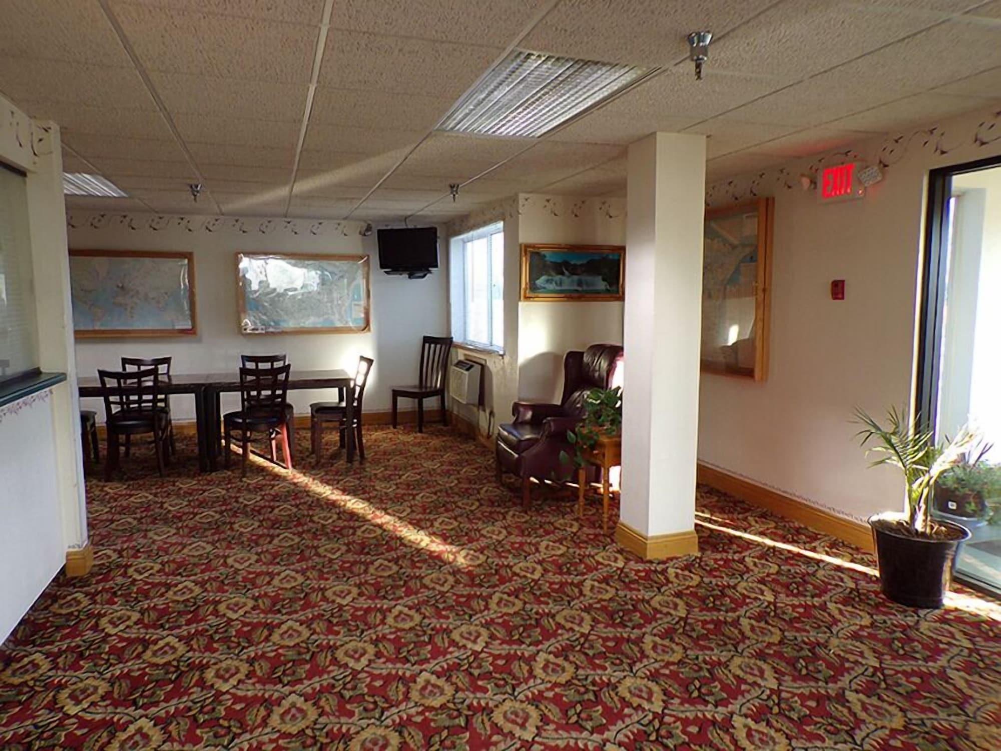 Vista Lobby Morton Inn