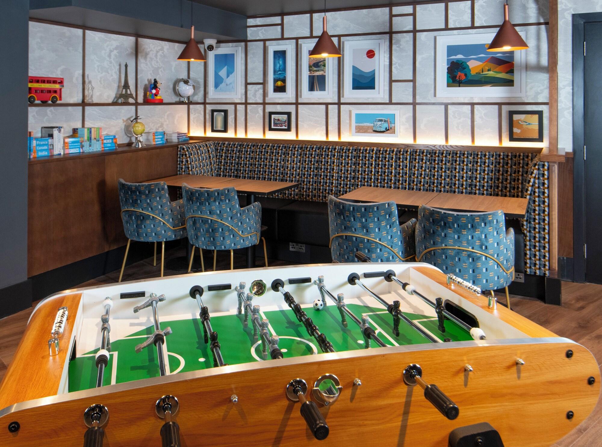 Vista Lobby Ibis Styles London Gatwick Airport