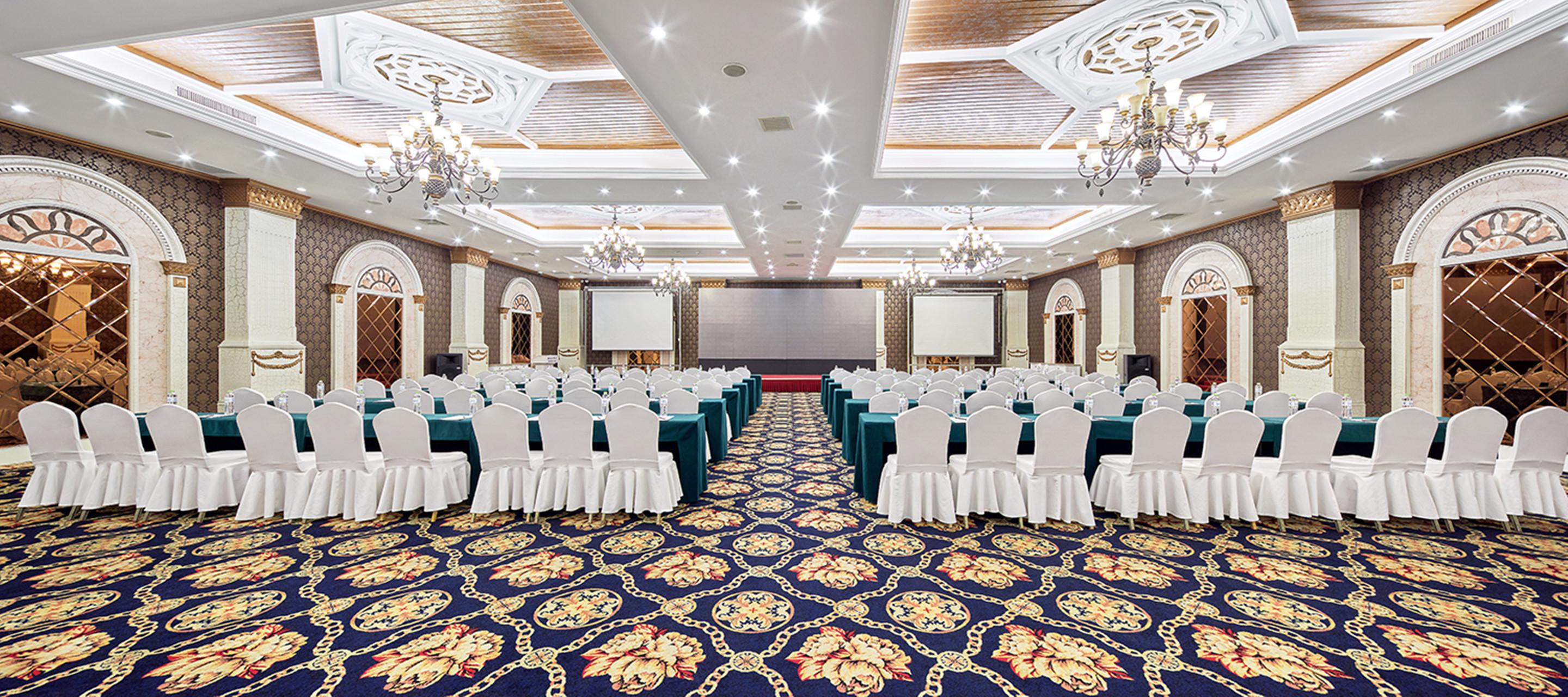 Centro de Negocios Grand Regency Hotel