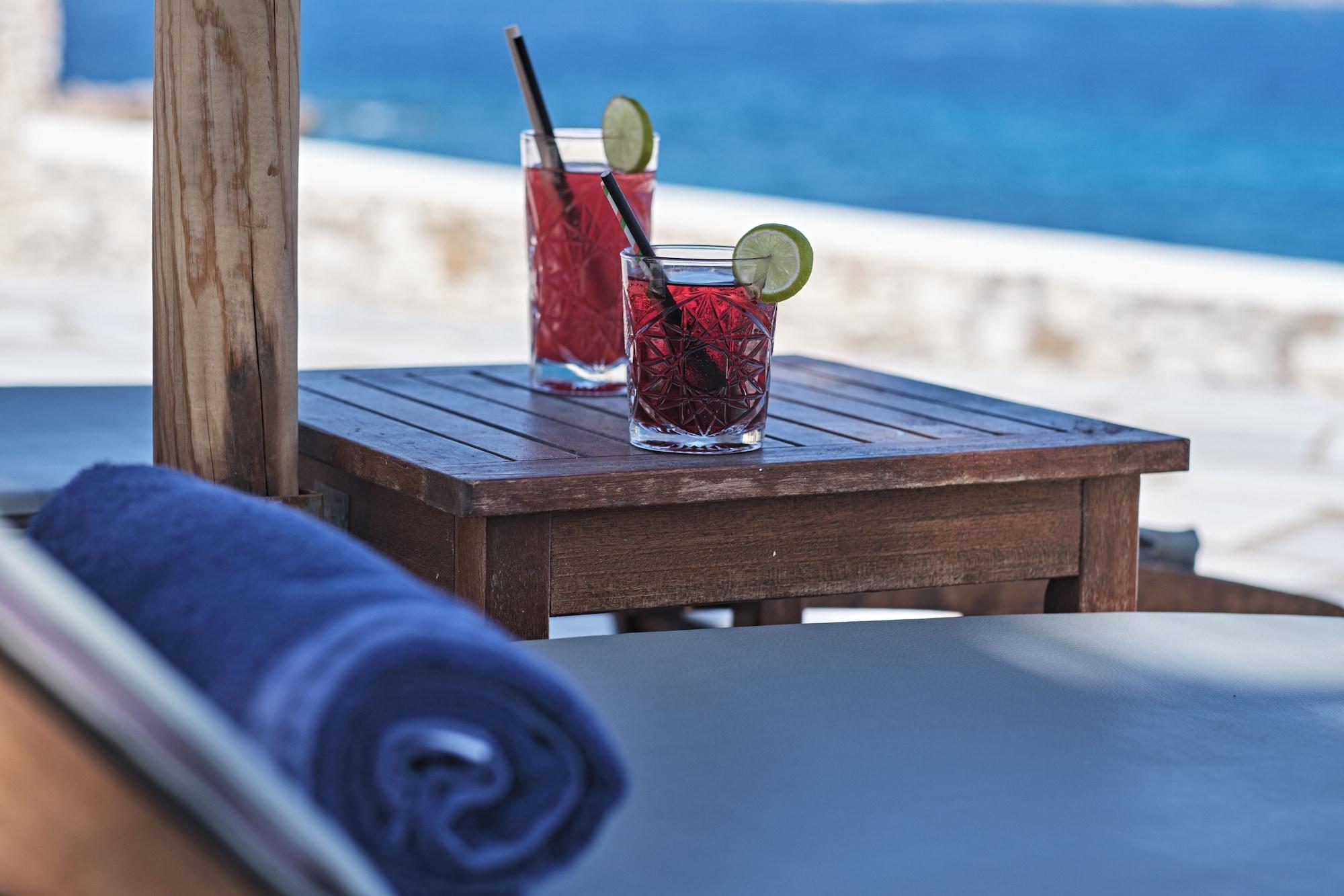 Vista Exterior Paros Bay Hotel