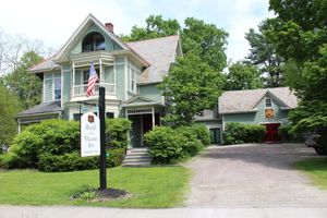 Alojamiento - Heart of the Village Inn