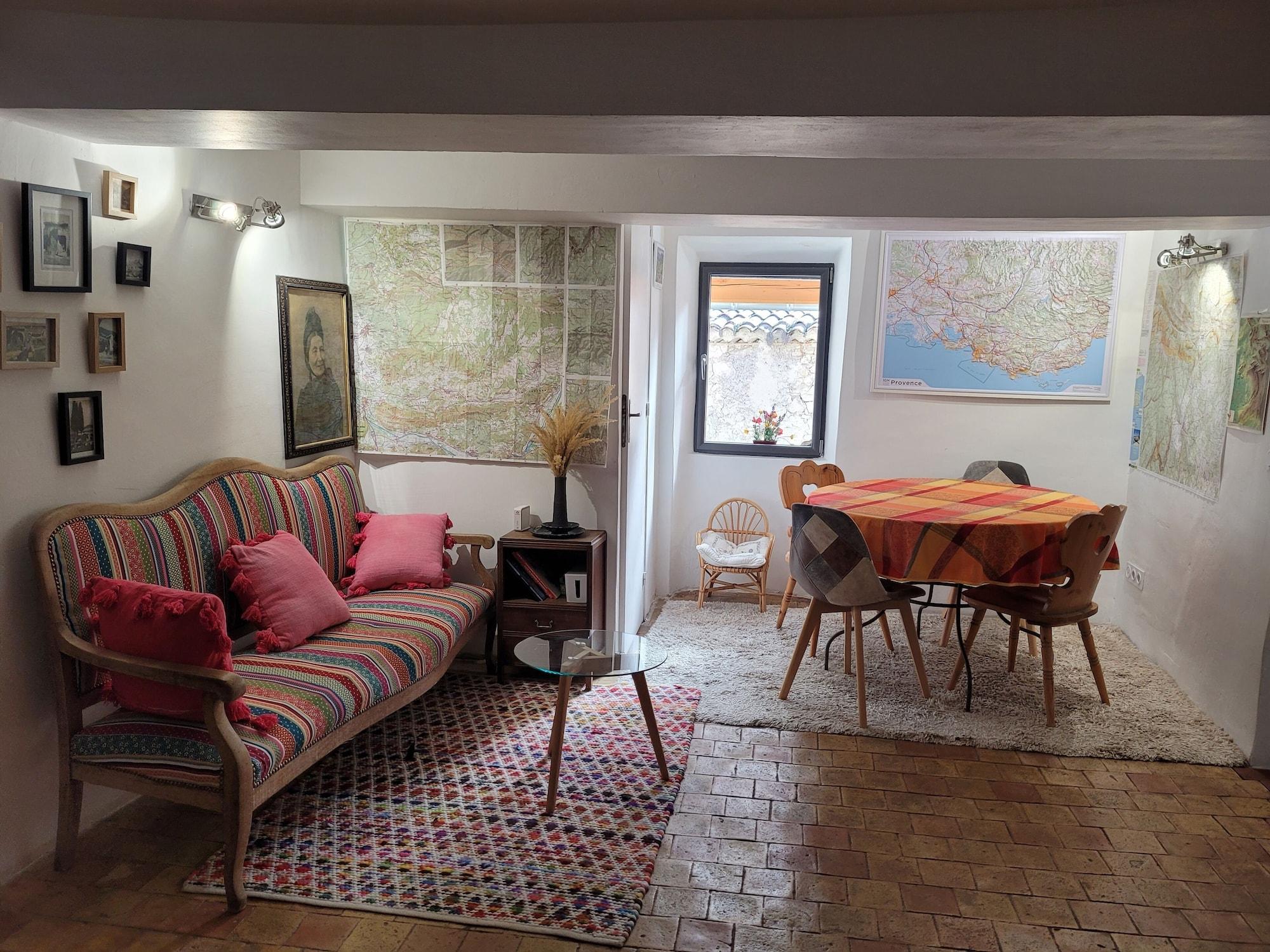 Vista Lobby MAS DE REILHANETTE