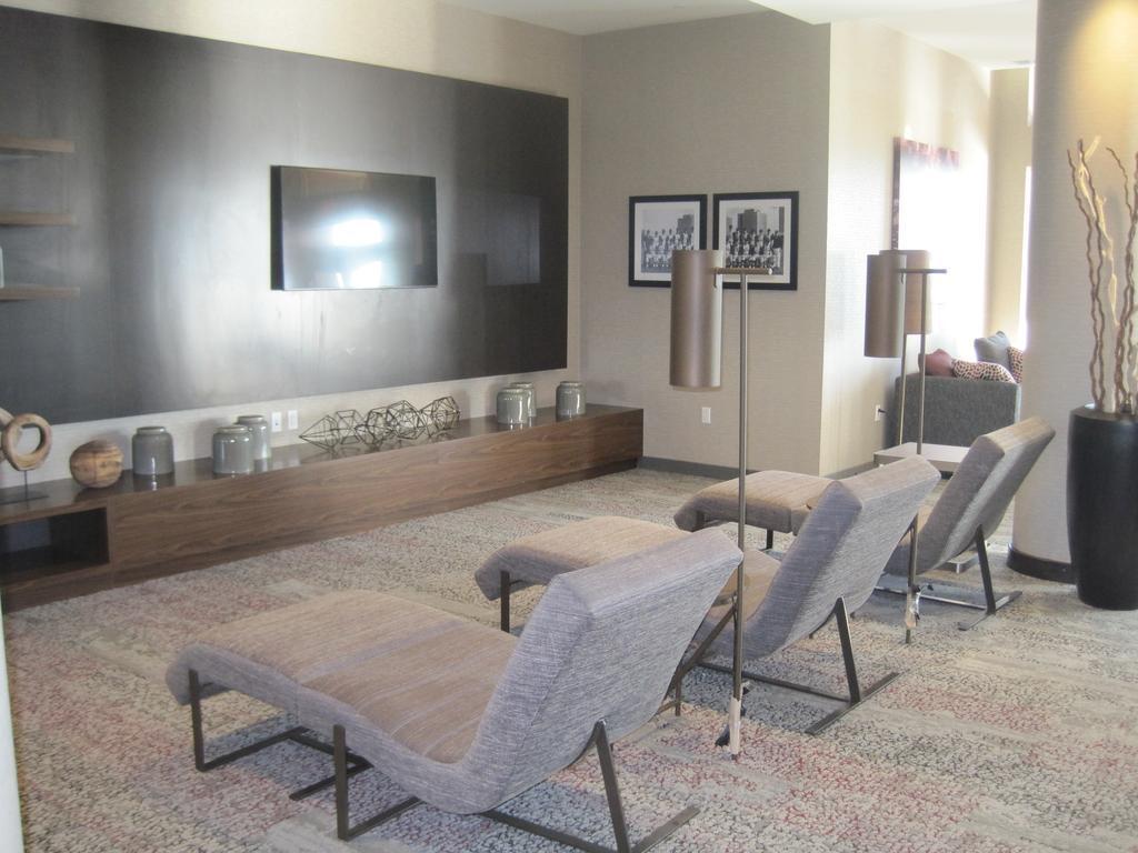 Vista Exterior Courtyard Morgantown